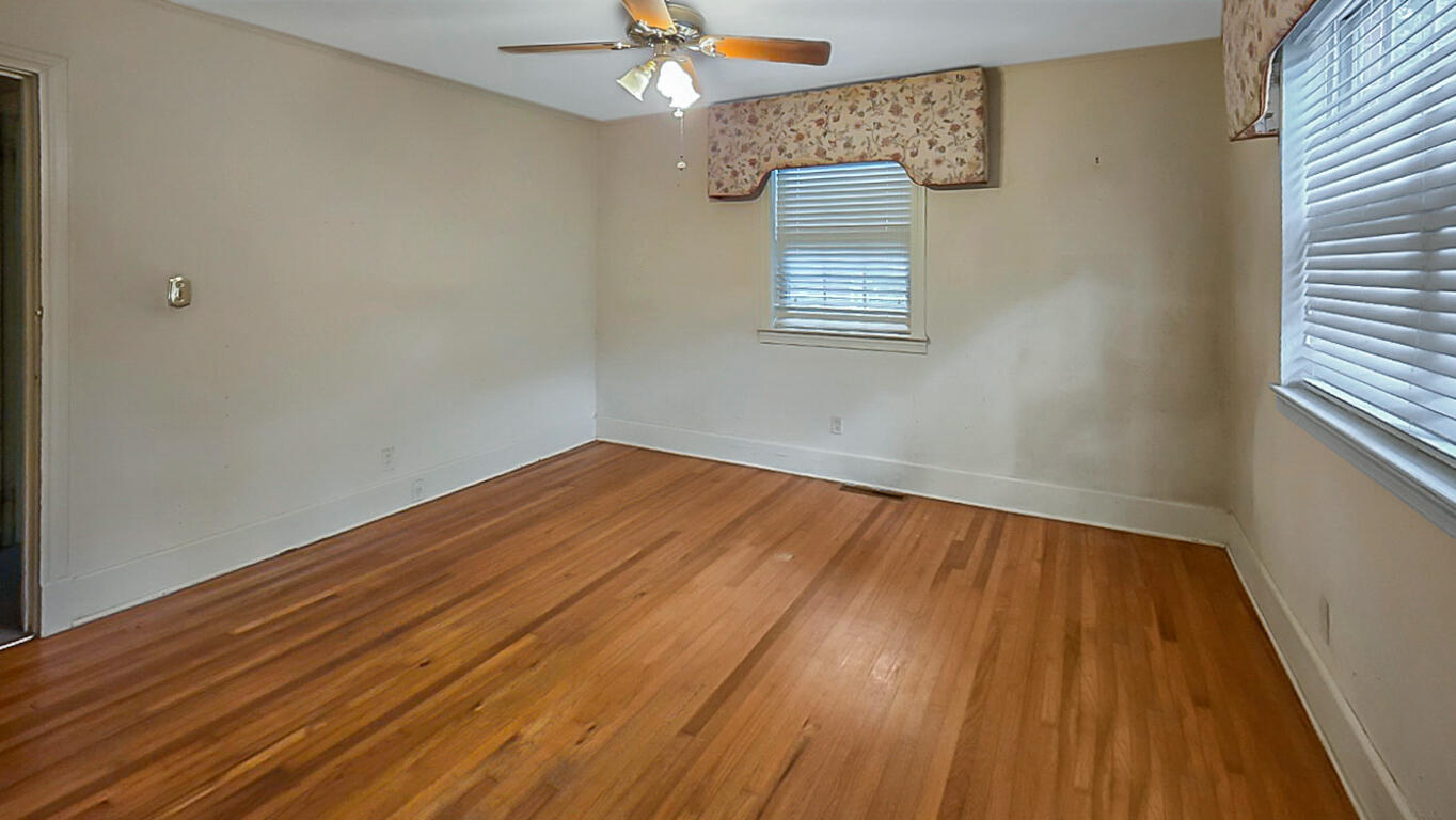 819 Hillcrest Drive Property Photo 32