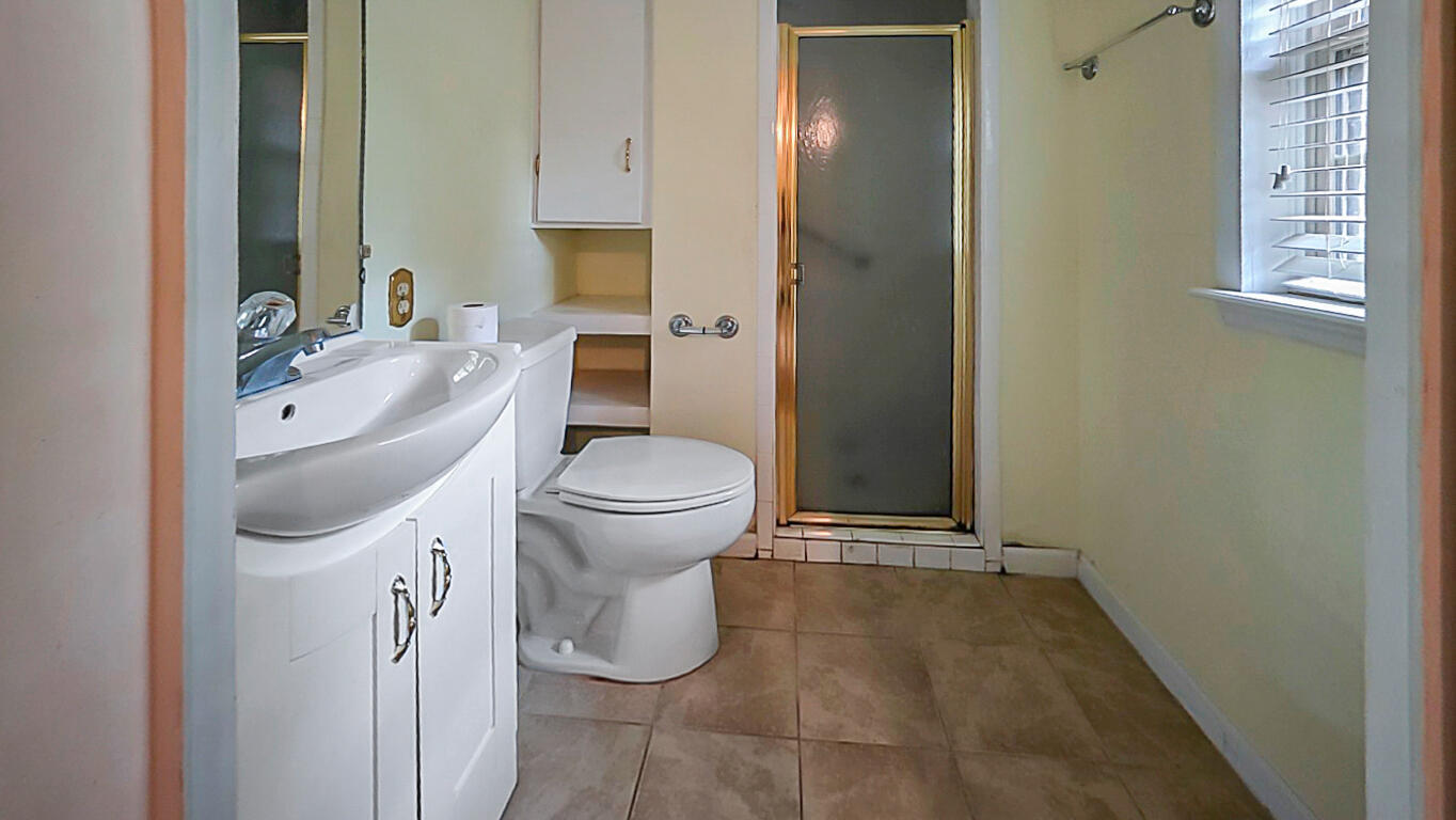 819 Hillcrest Drive Property Photo 41