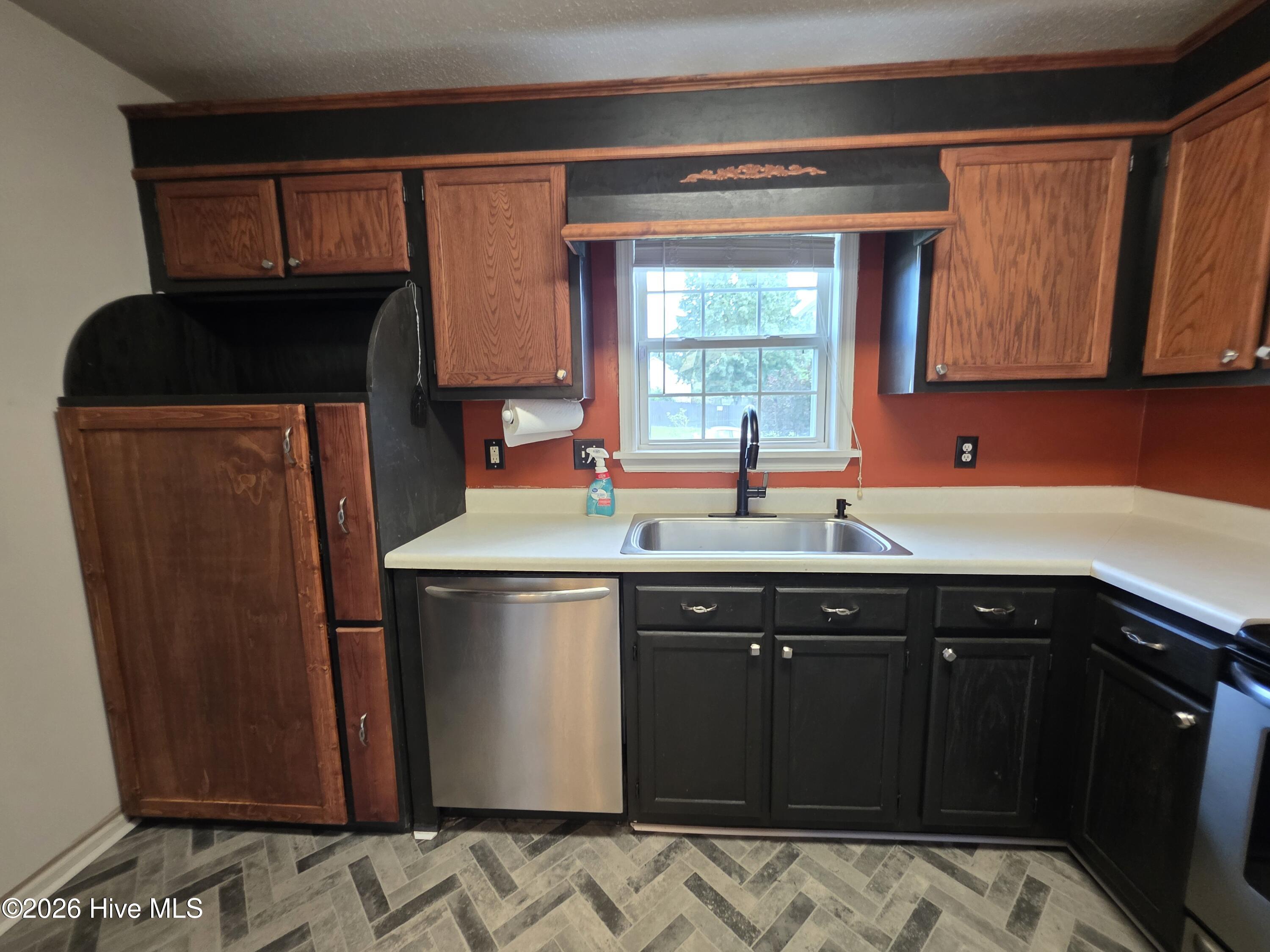 200 Flagstone Lane Property Photo 8