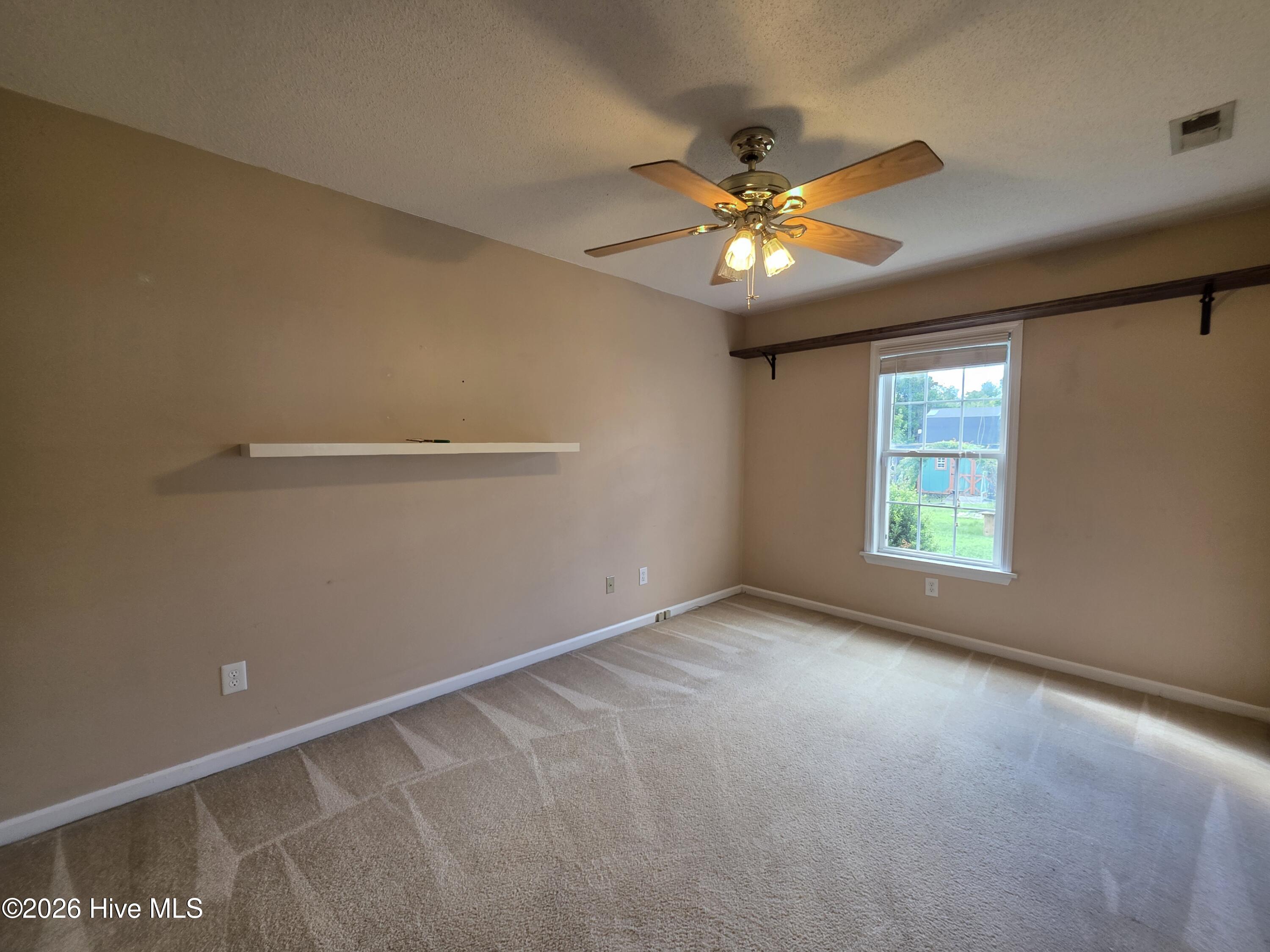200 Flagstone Lane Property Photo 13