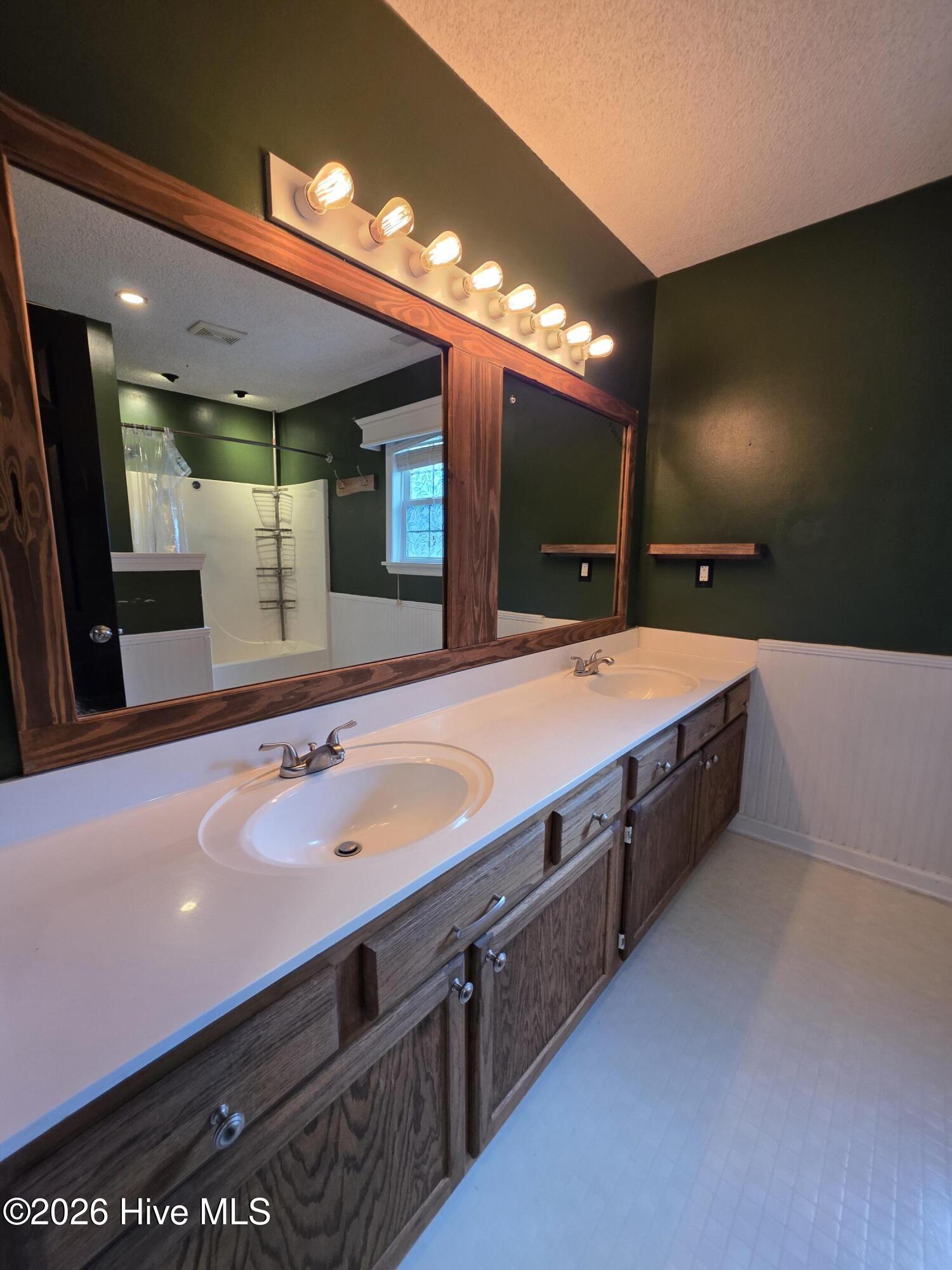 200 Flagstone Lane Property Photo 20