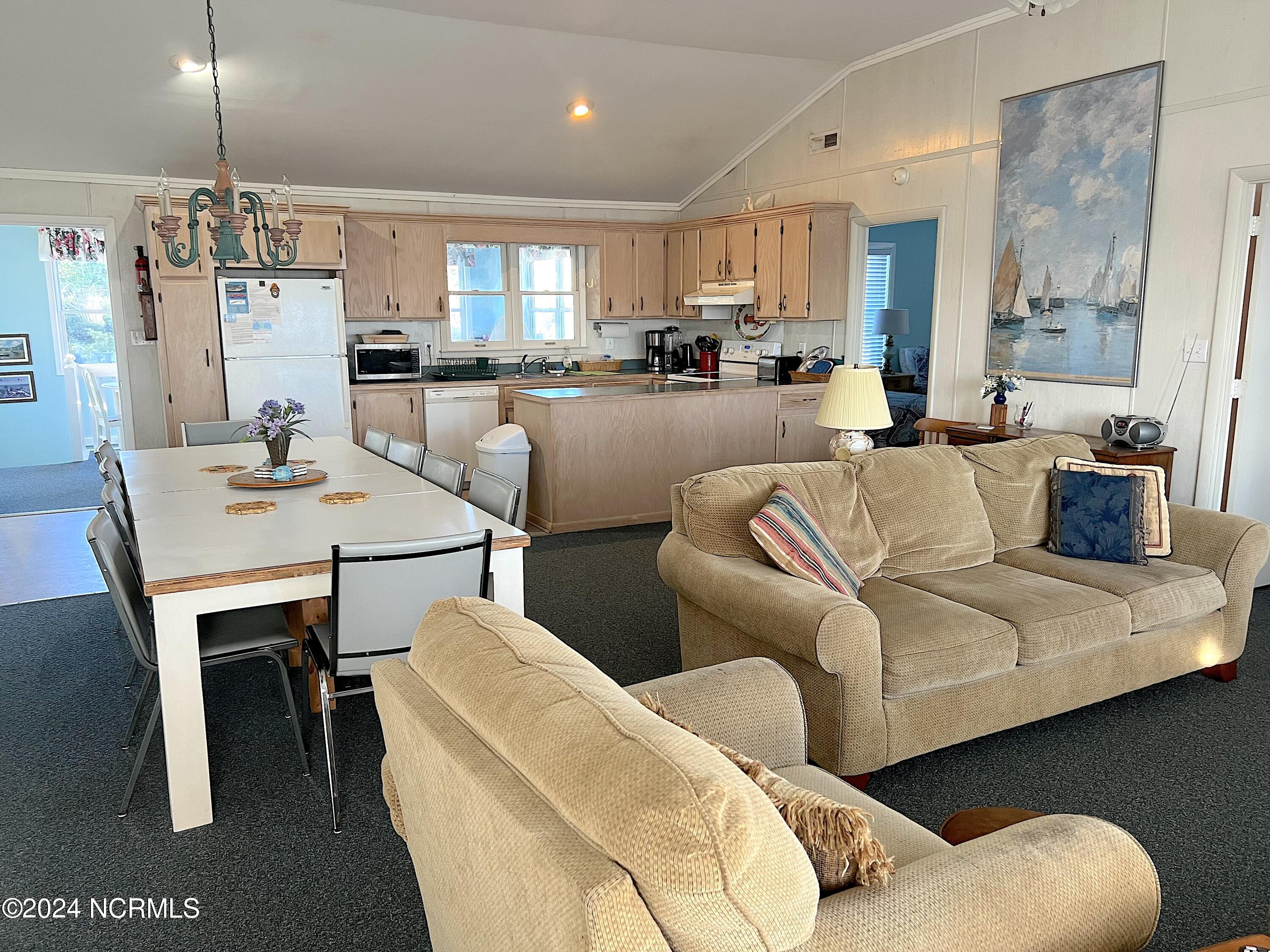 5204 Ocean Drive Property Photo 4