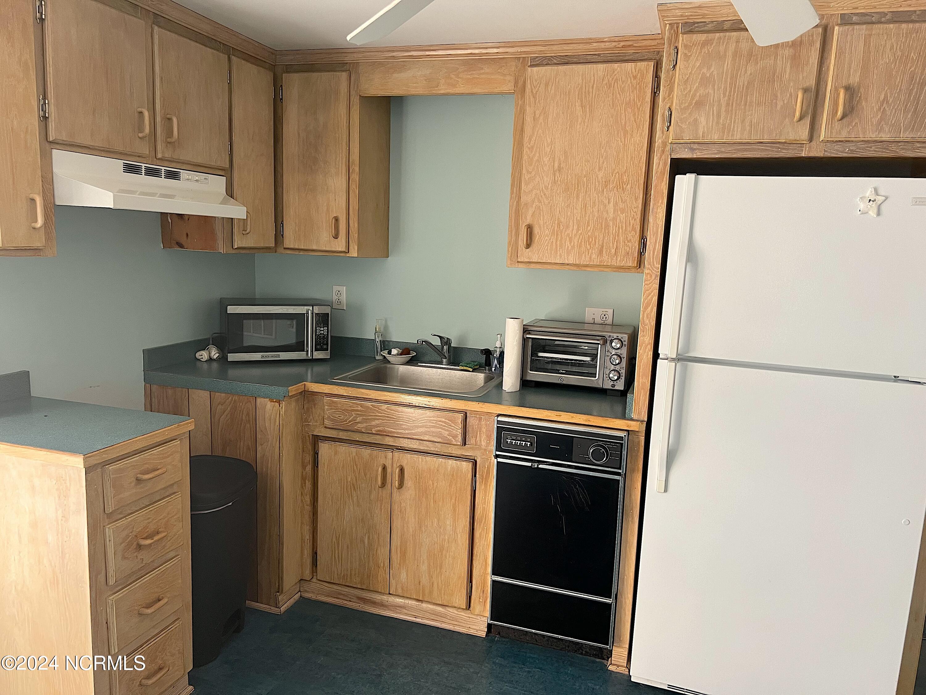 5204 Ocean Drive Property Photo 6