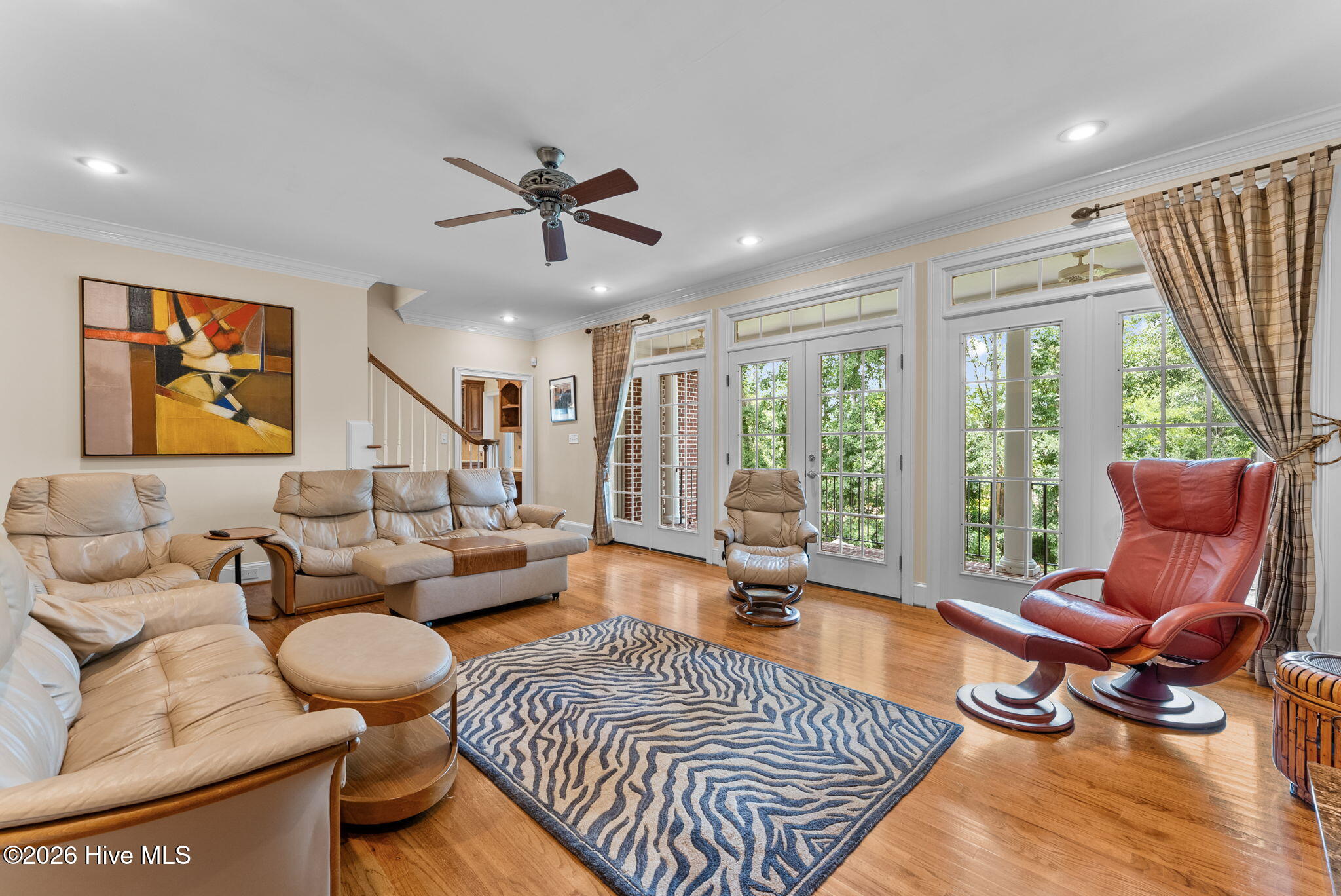 220 Shady Oaks Court Property Photo 12