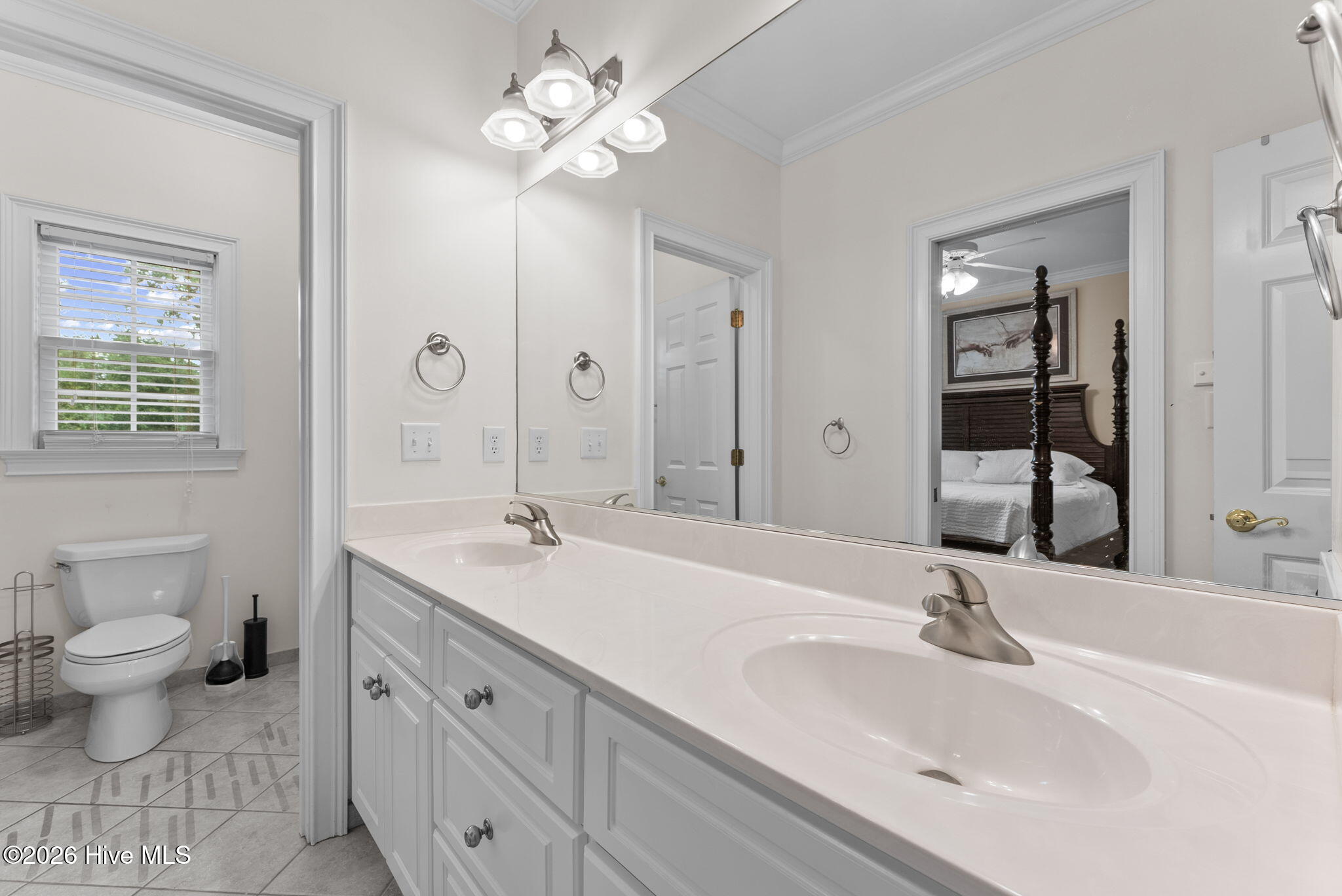 220 Shady Oaks Court Property Photo 34
