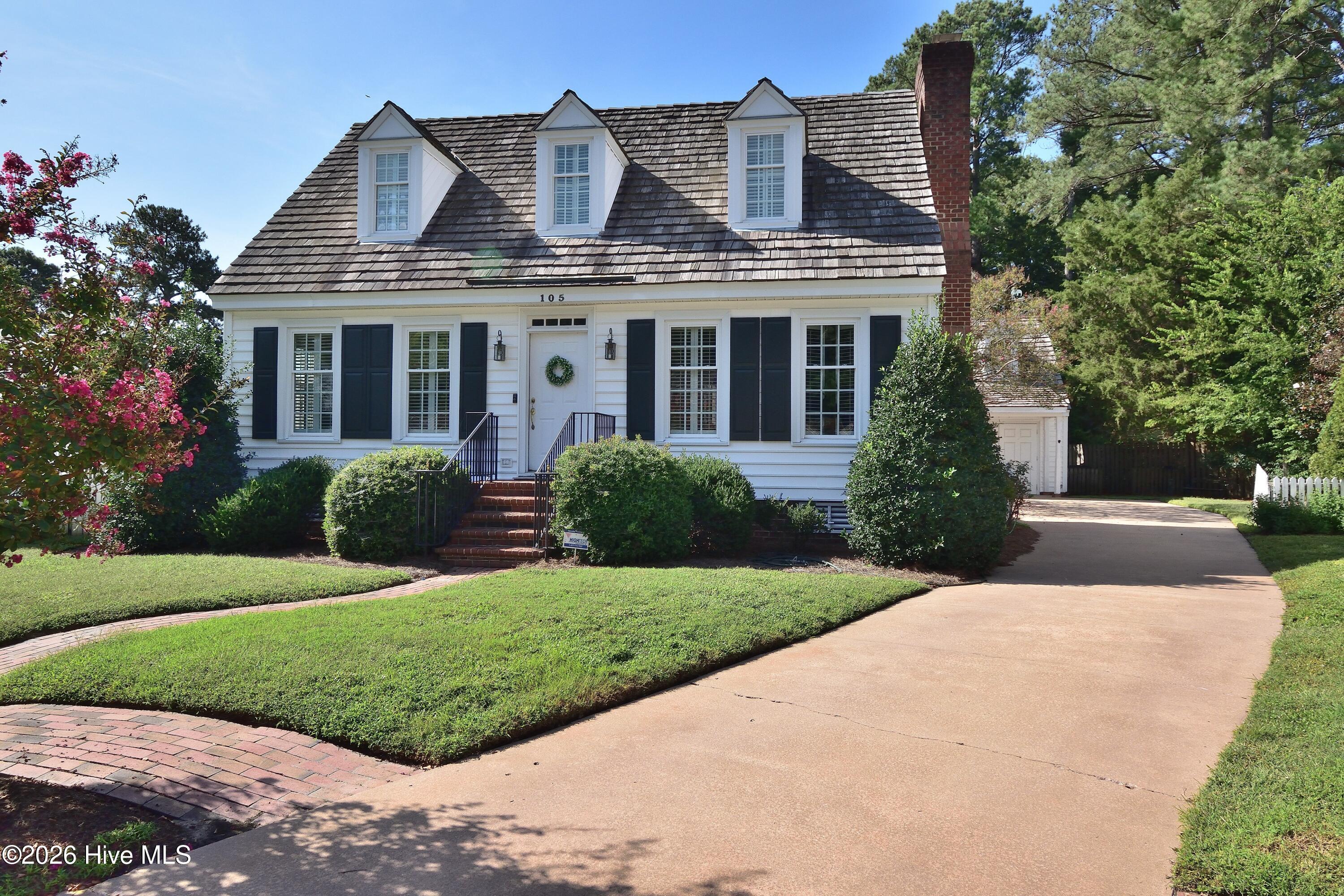 105 Province Circle Property Photo 3