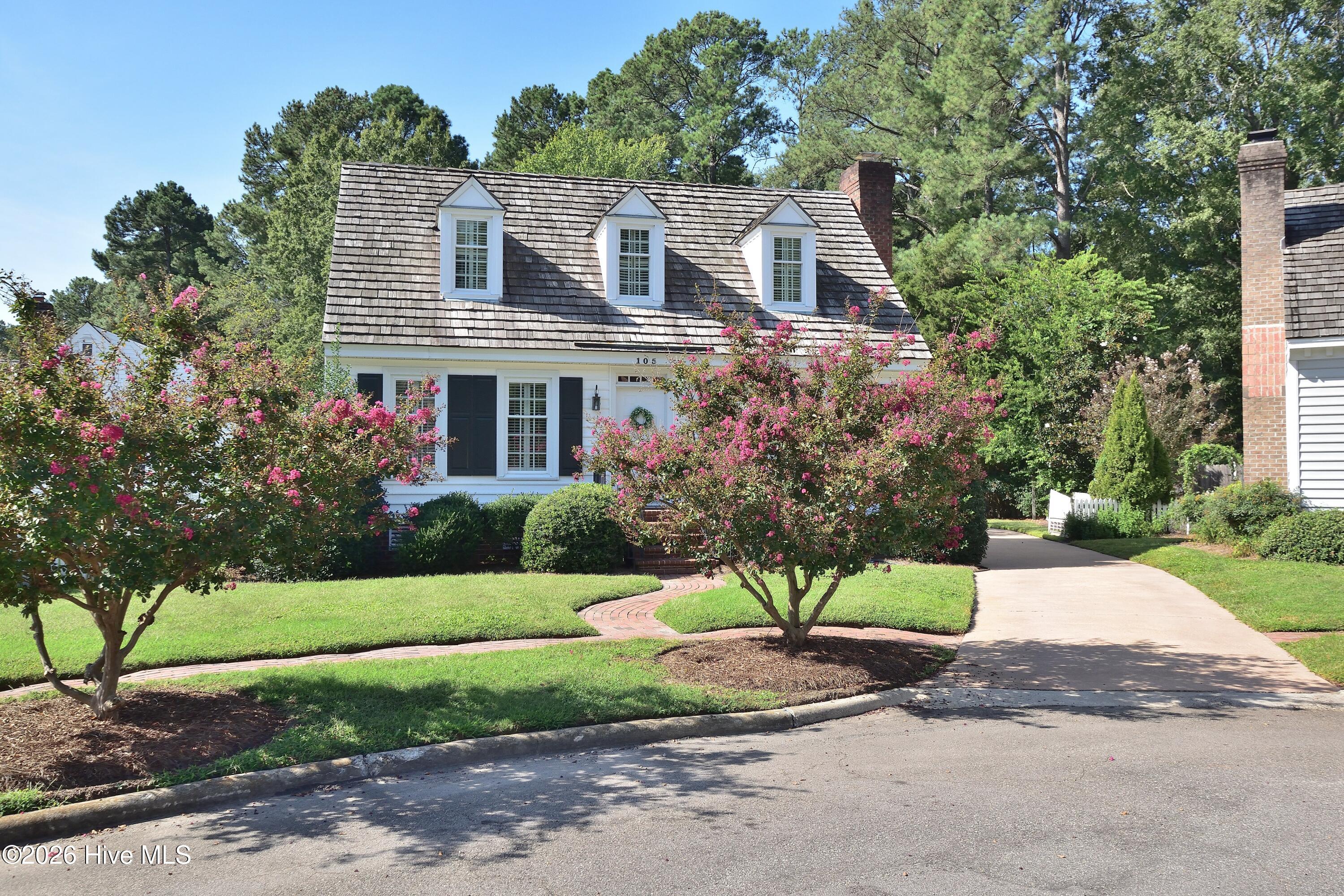 105 Province Circle Property Photo 4
