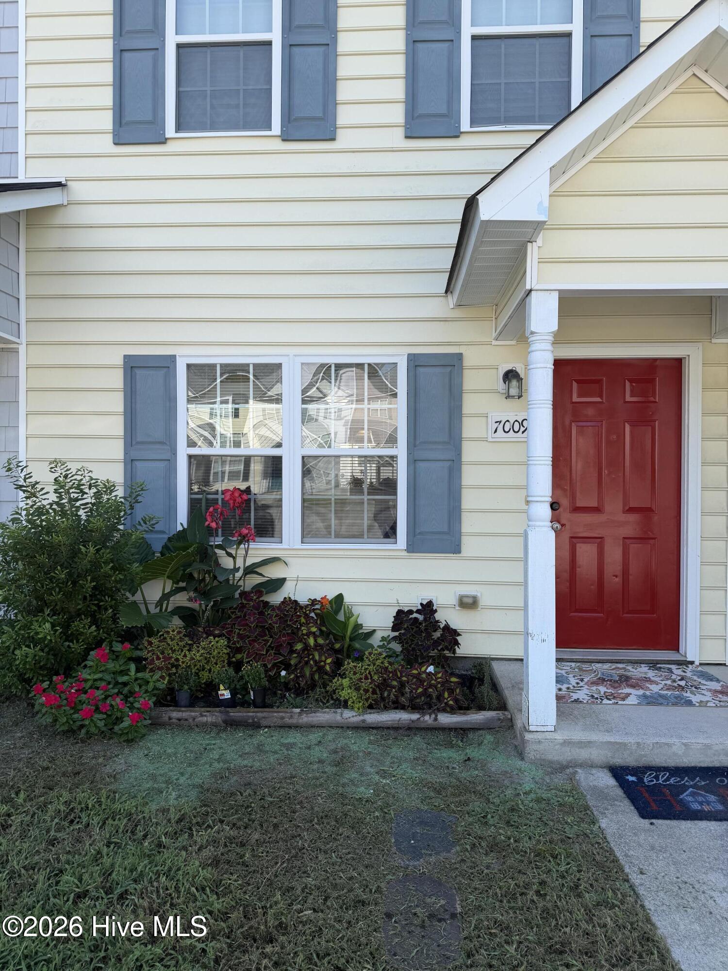 7009 Banister Loop Property Photo 4