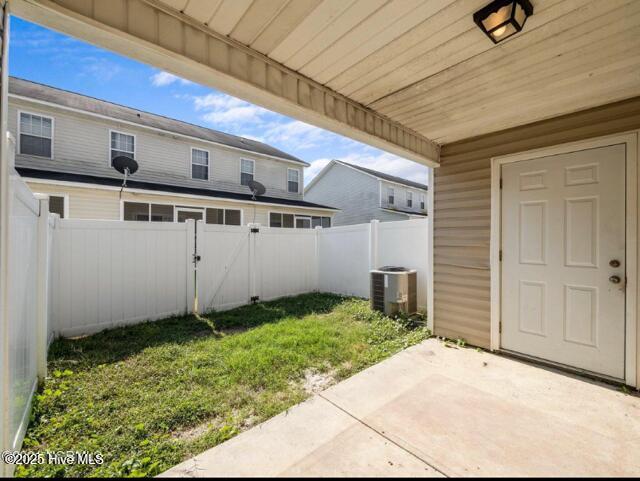 7009 Banister Loop Property Photo 24