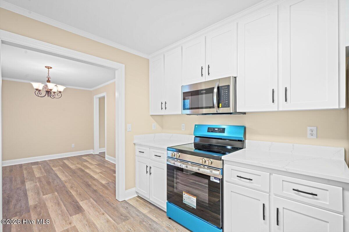 4419 Lauradale Drive Property Photo 14
