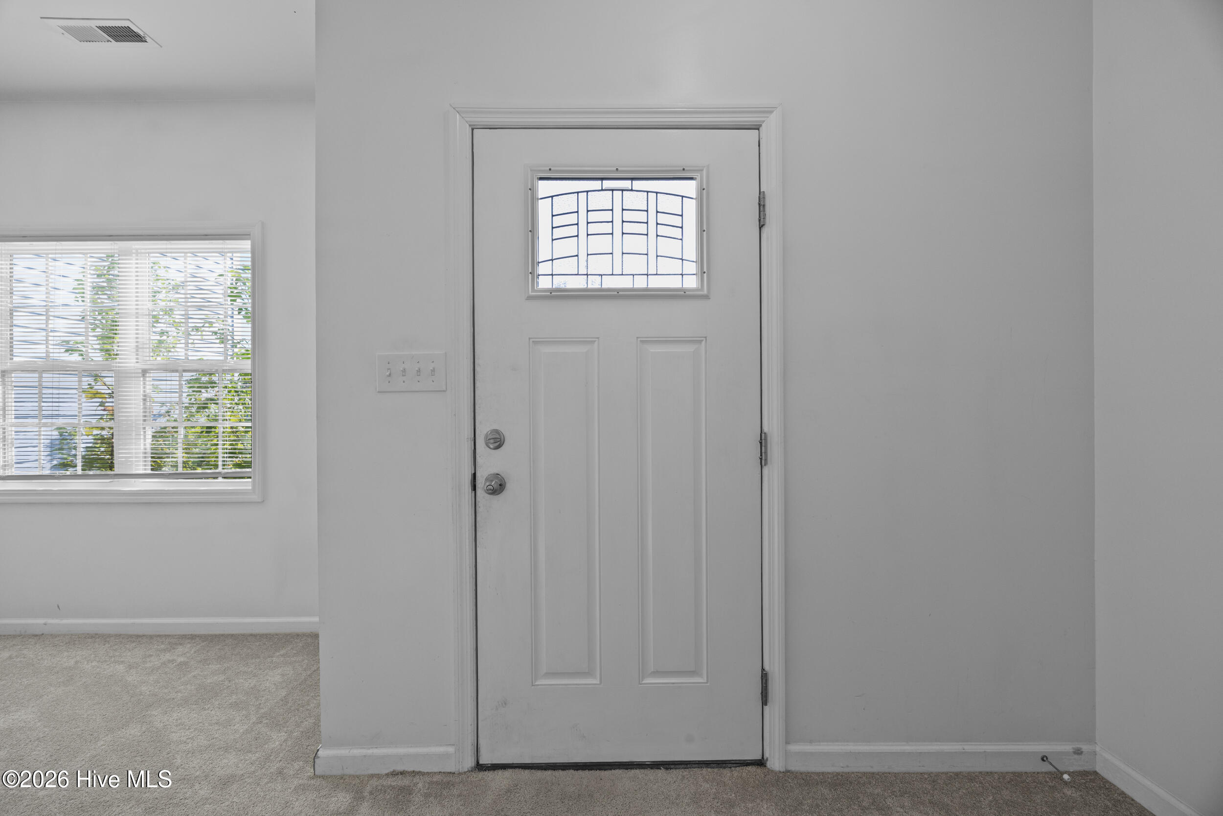 302 Kenan Loop Property Photo 4