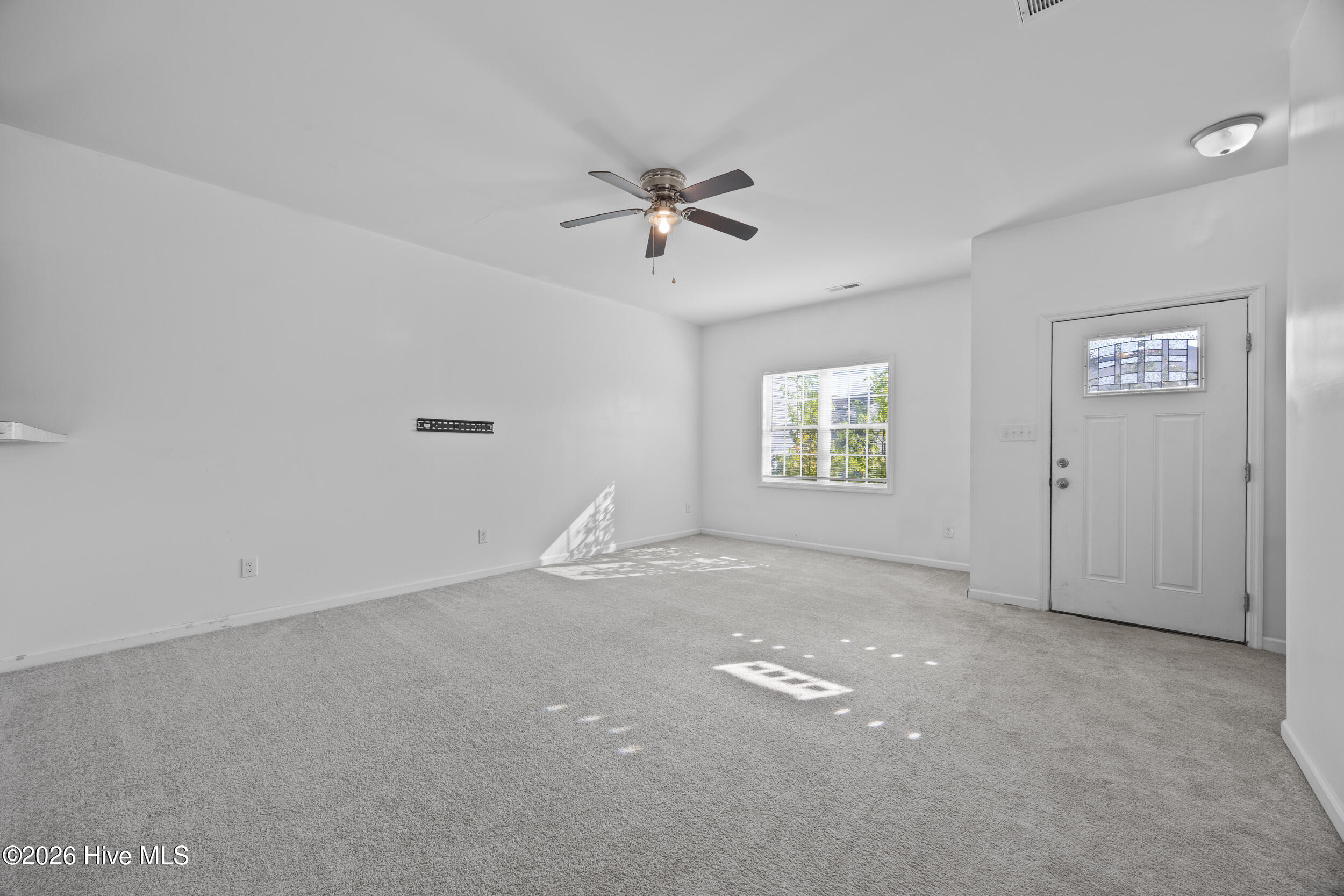 302 Kenan Loop Property Photo 7