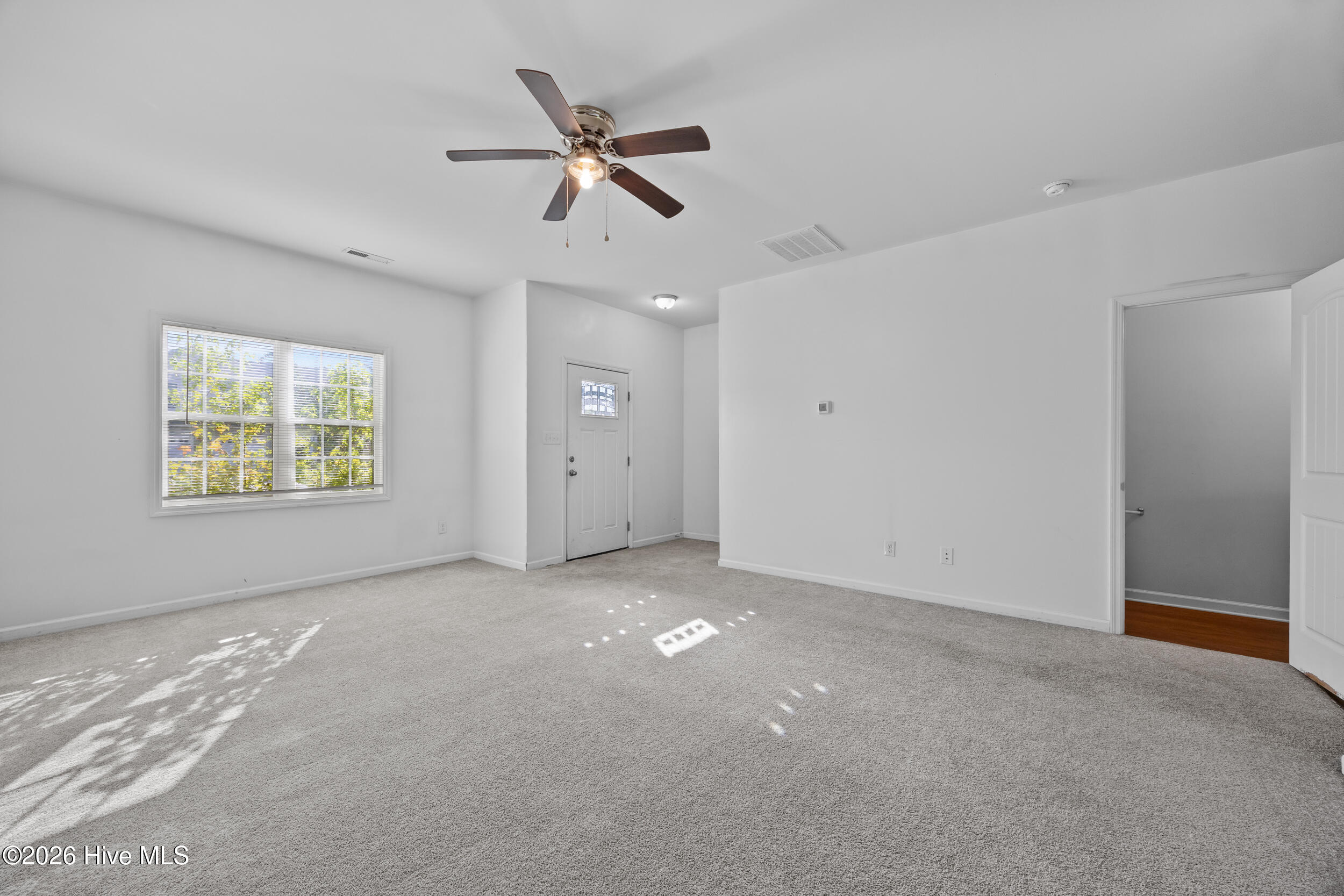 302 Kenan Loop Property Photo 8