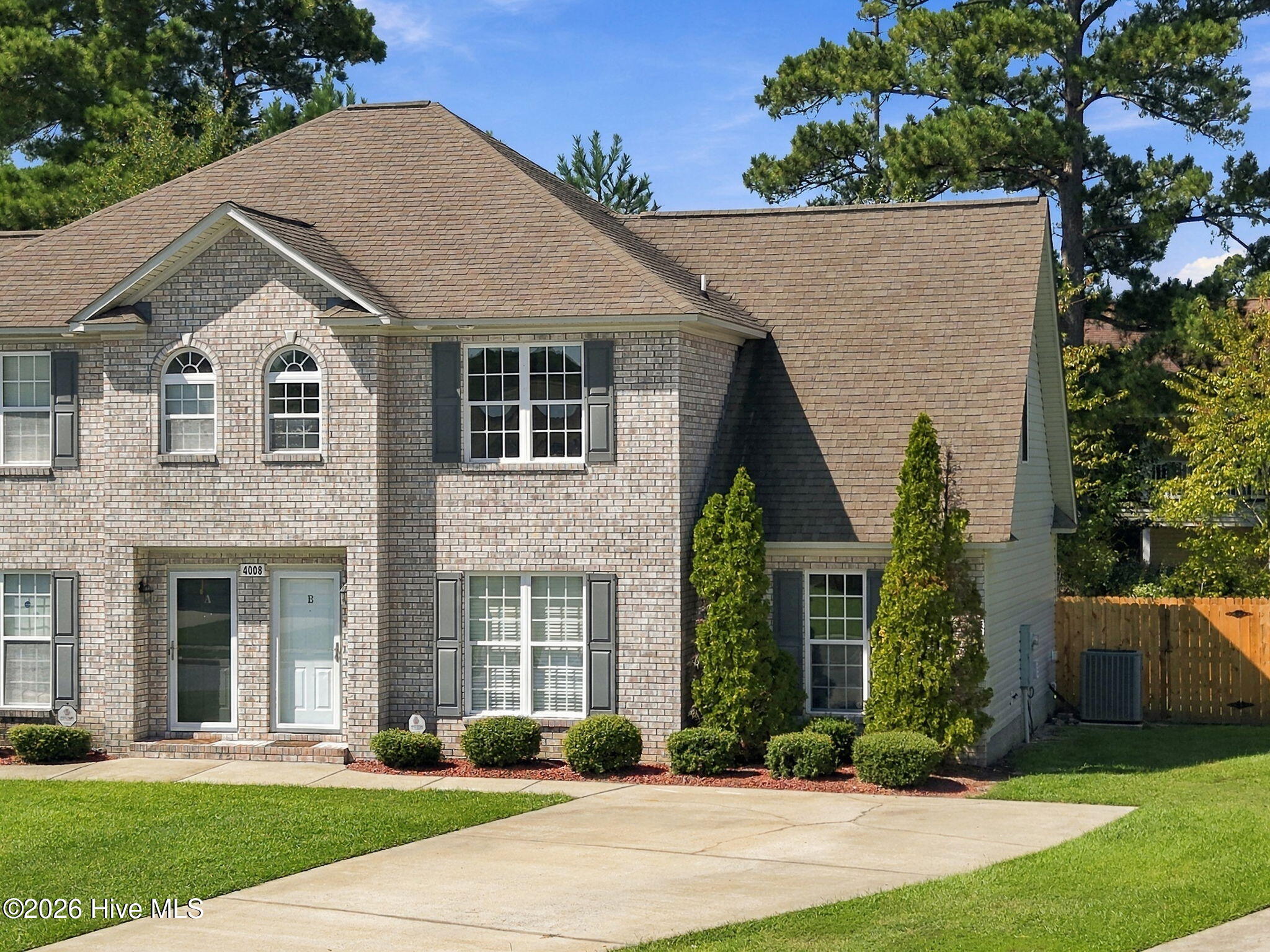 4008 Lucerne Court B Property Photo 1