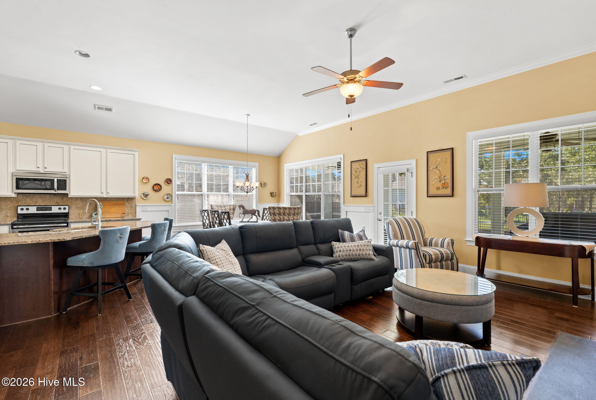 4873 Frasier Circle Property Photo 3