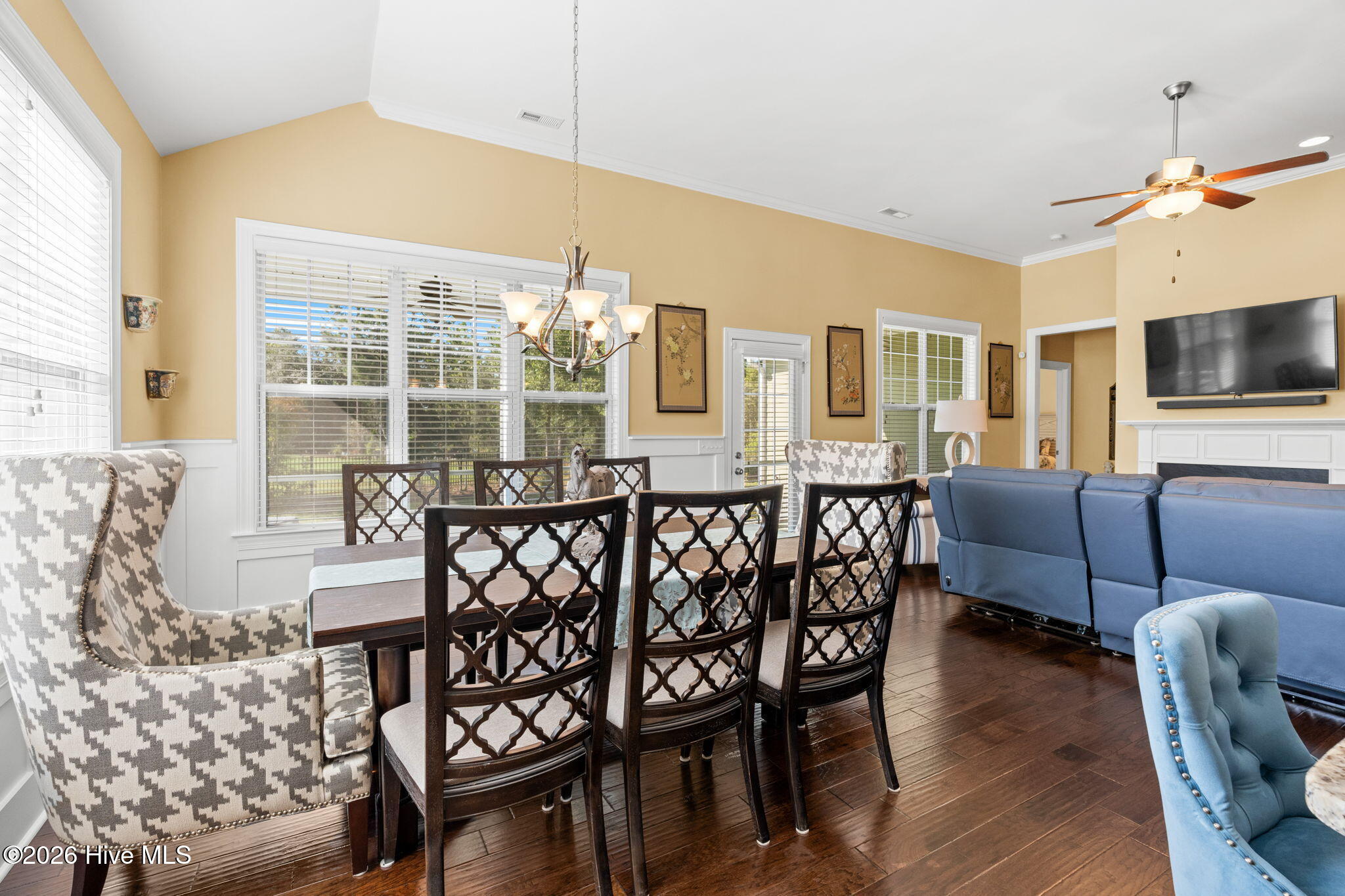 4873 Frasier Circle Property Photo 8