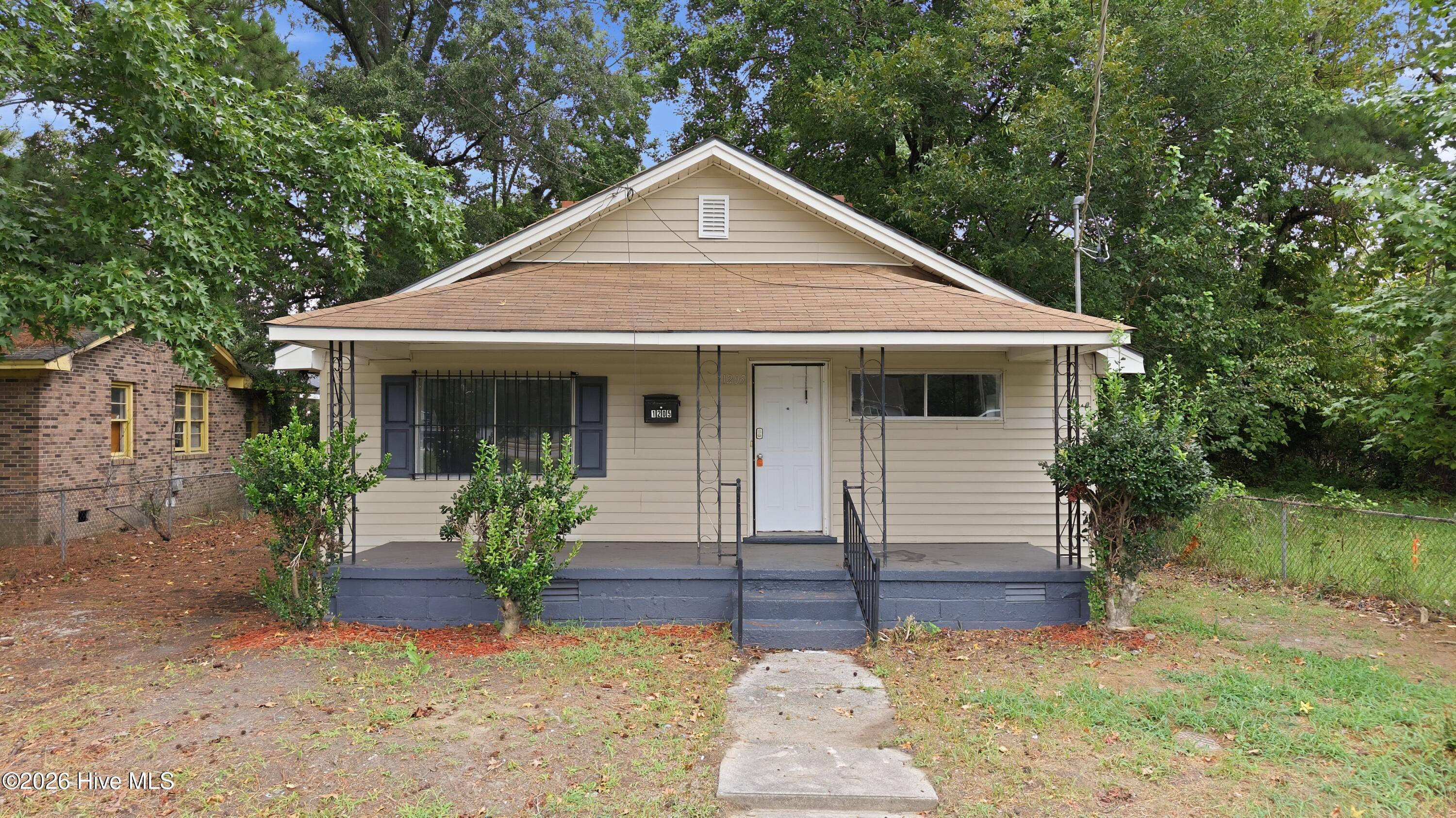 1205 Lincoln Street Se Property Photo 1
