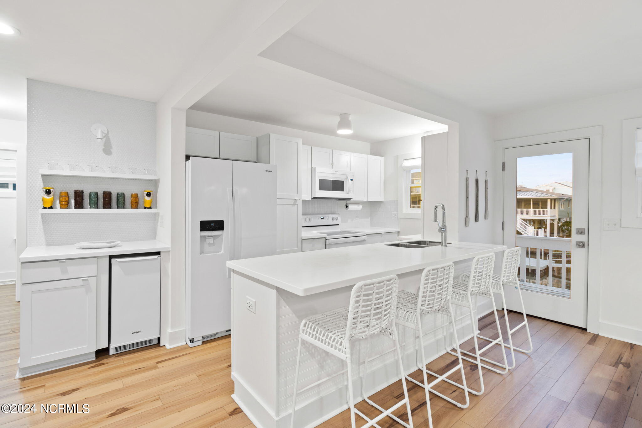 433 Dolphin Street Property Photo 10