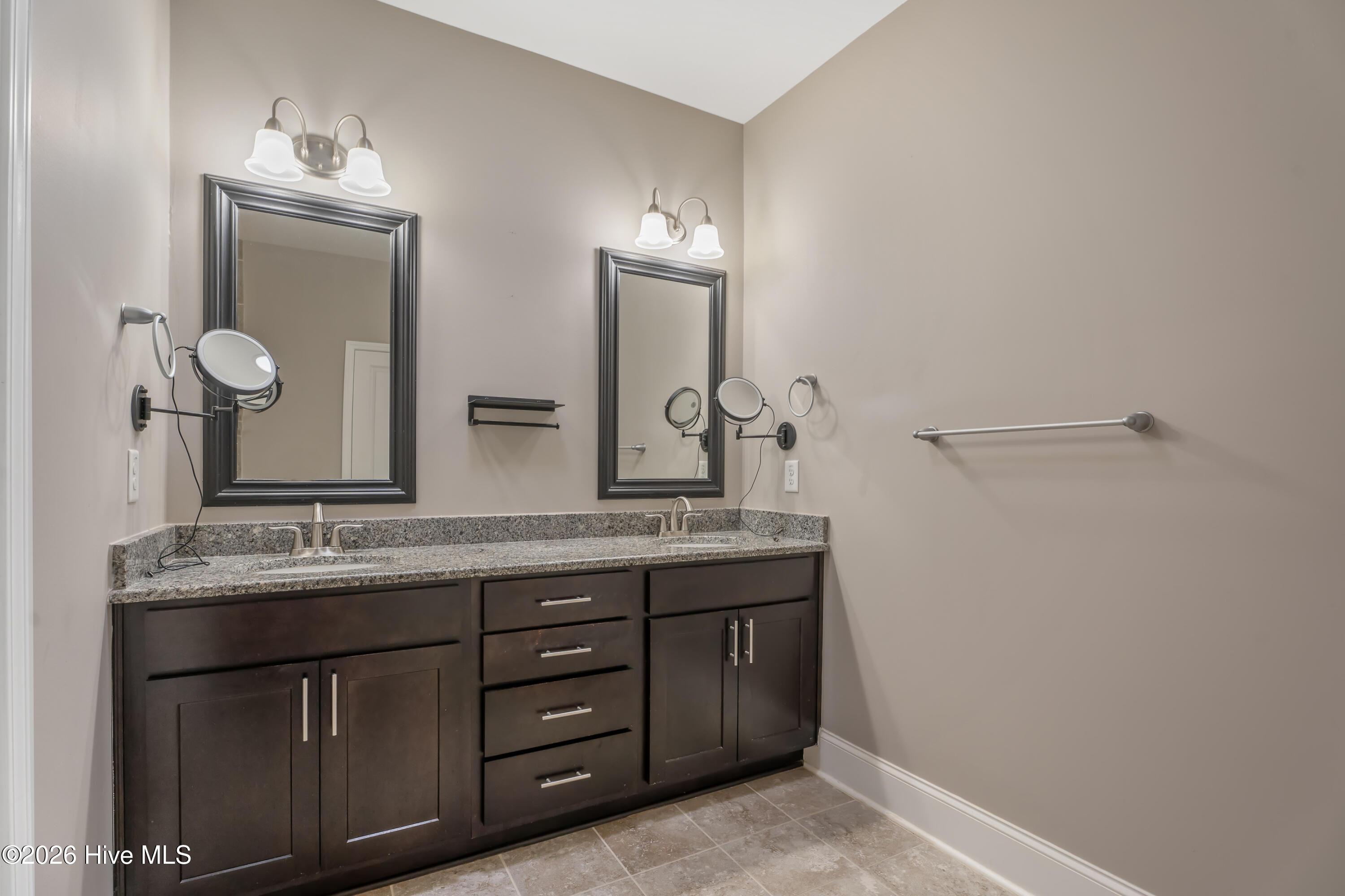 170 Nandina Court Property Photo 32
