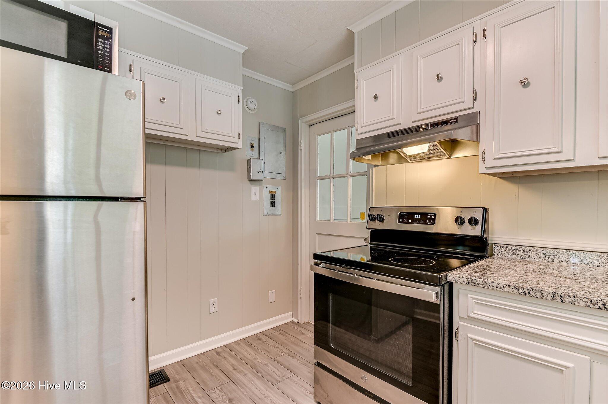 1801 Heath Street Property Photo 14