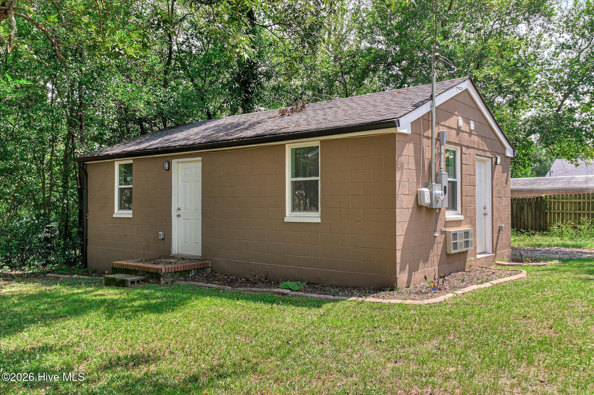 1801 Heath Street Property Photo 41