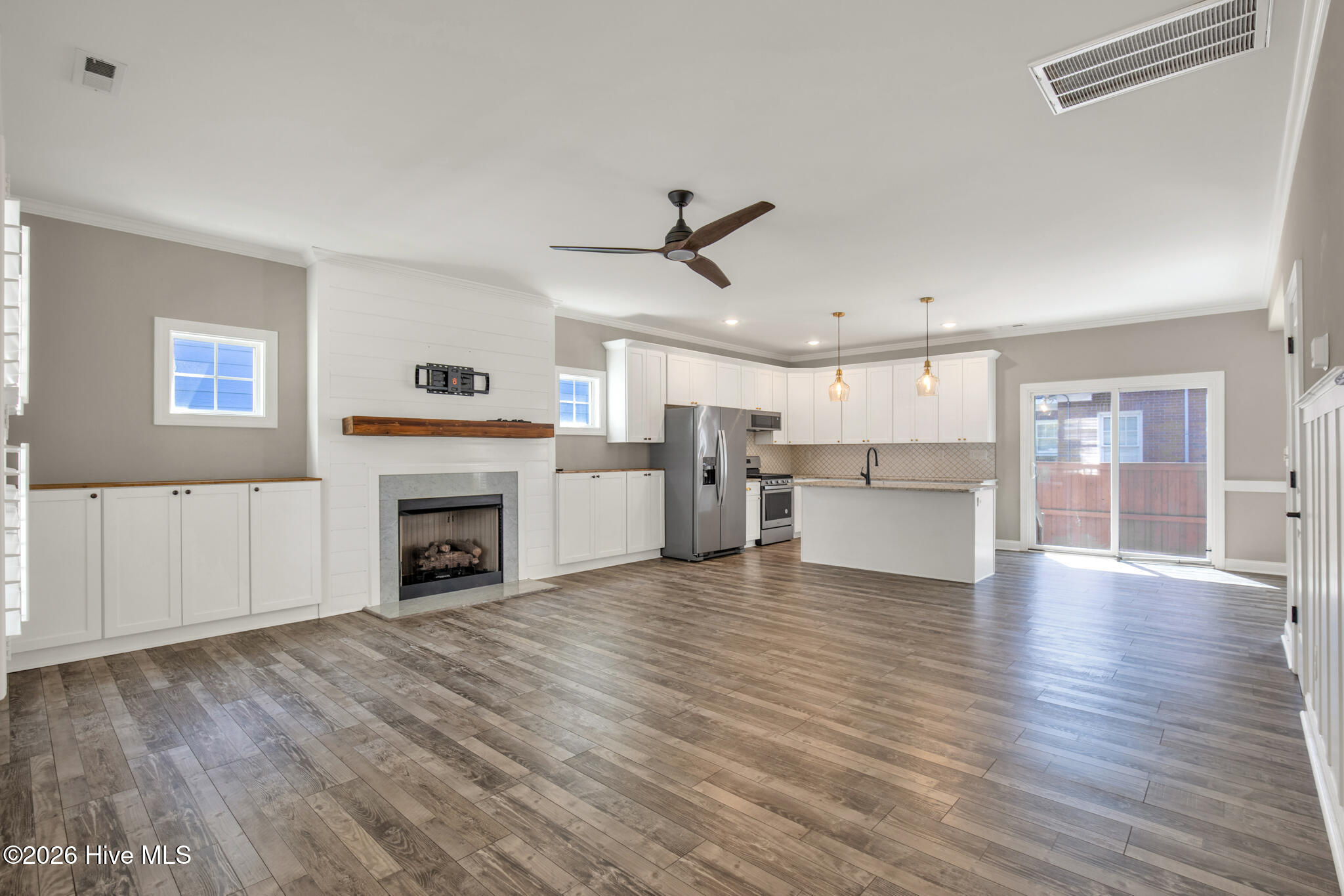 825 Mandolin Court Property Photo 8