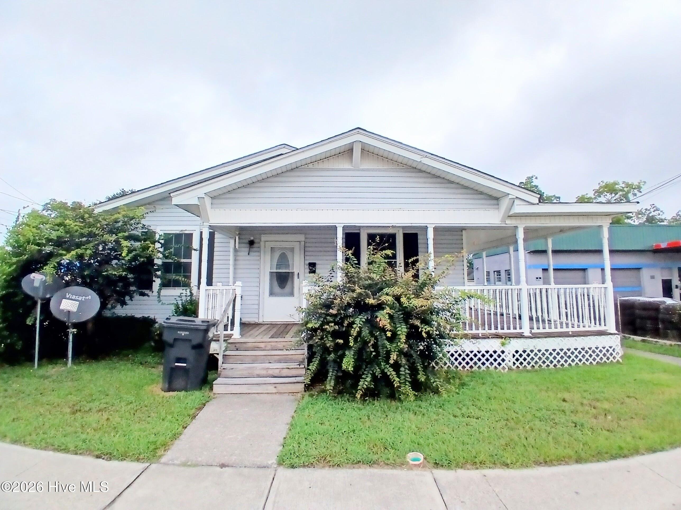 2047 Broad Street Property Photo 1