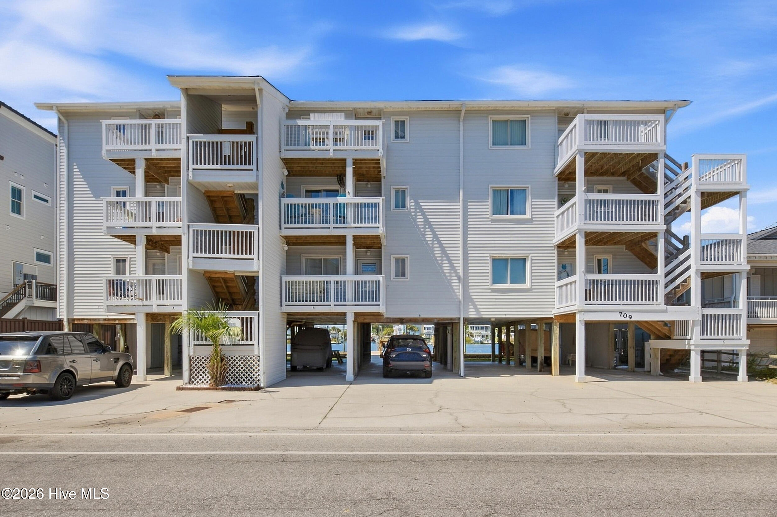 709 Canal Drive Apt 3b Property Photo 3