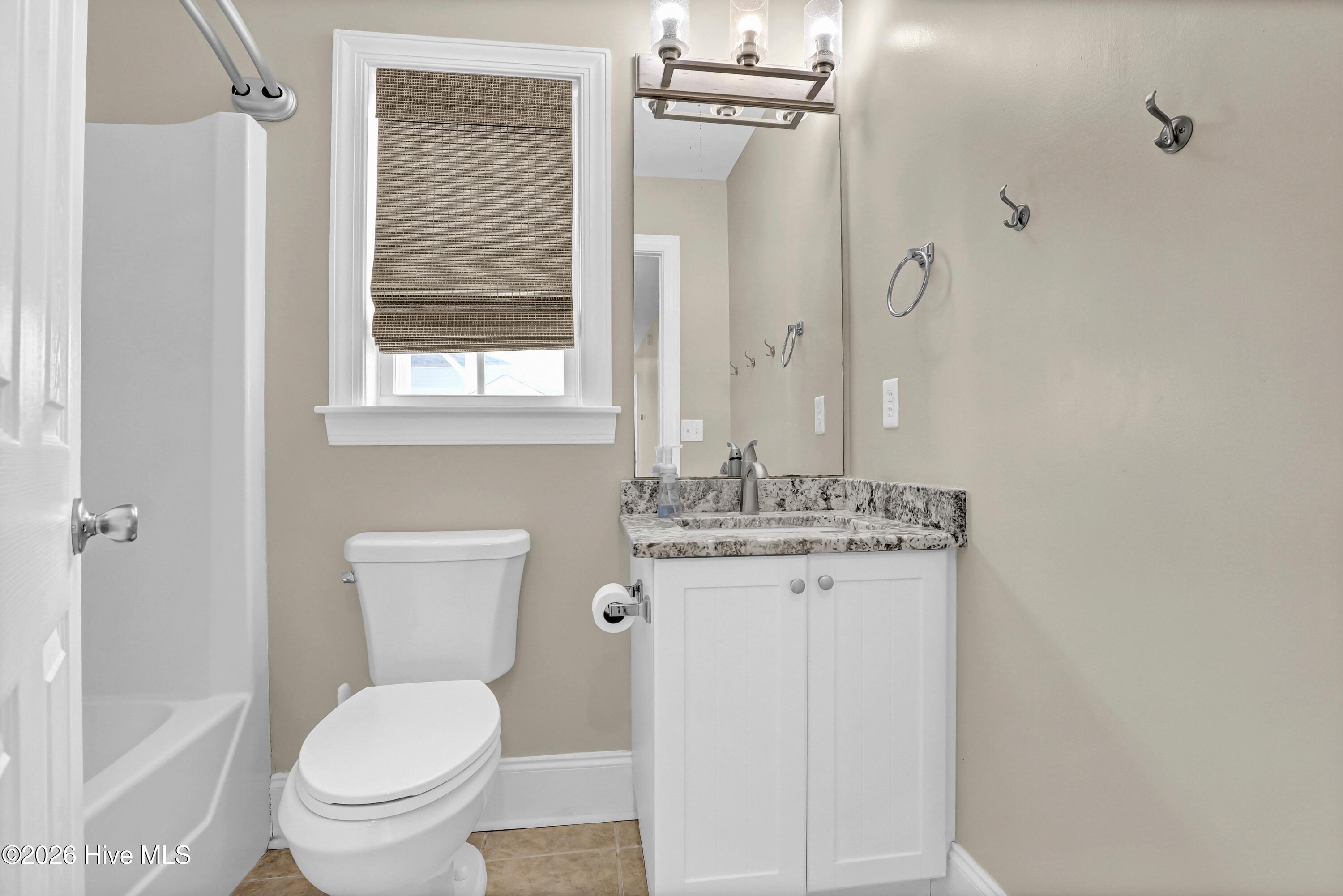 818 N New River Drive 102 Property Photo 5