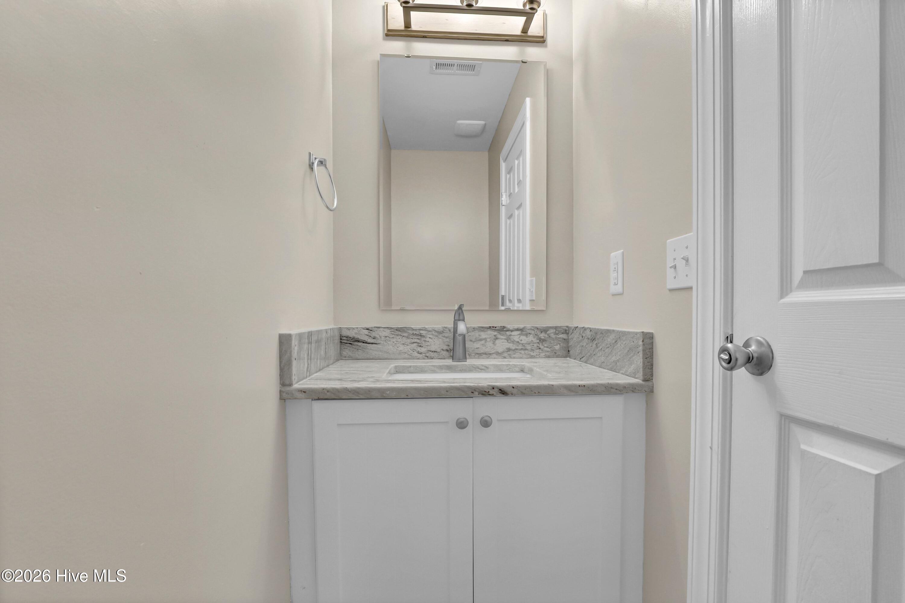 818 N New River Drive 102 Property Photo 13
