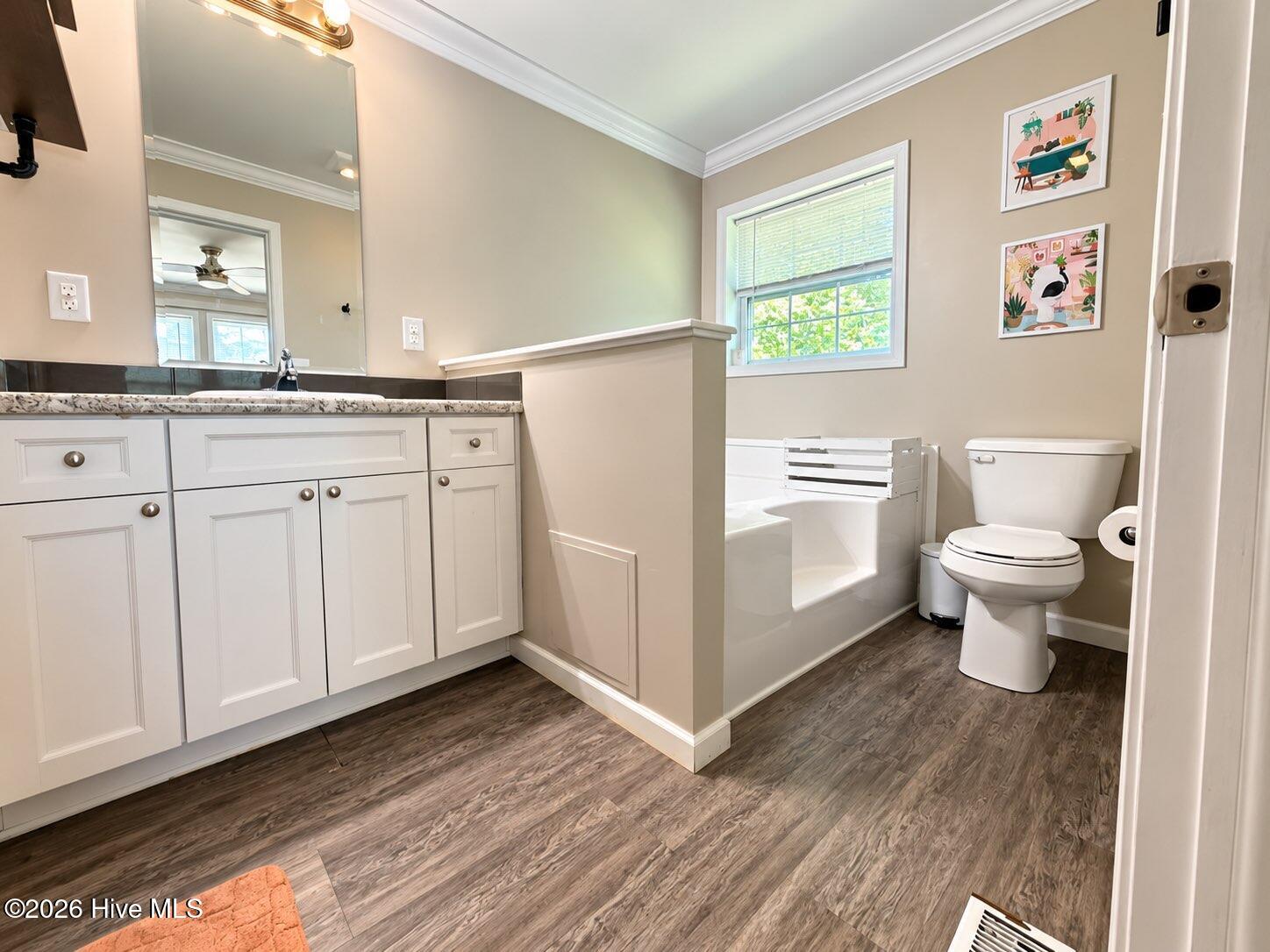 205 Lake Drive Property Photo 13