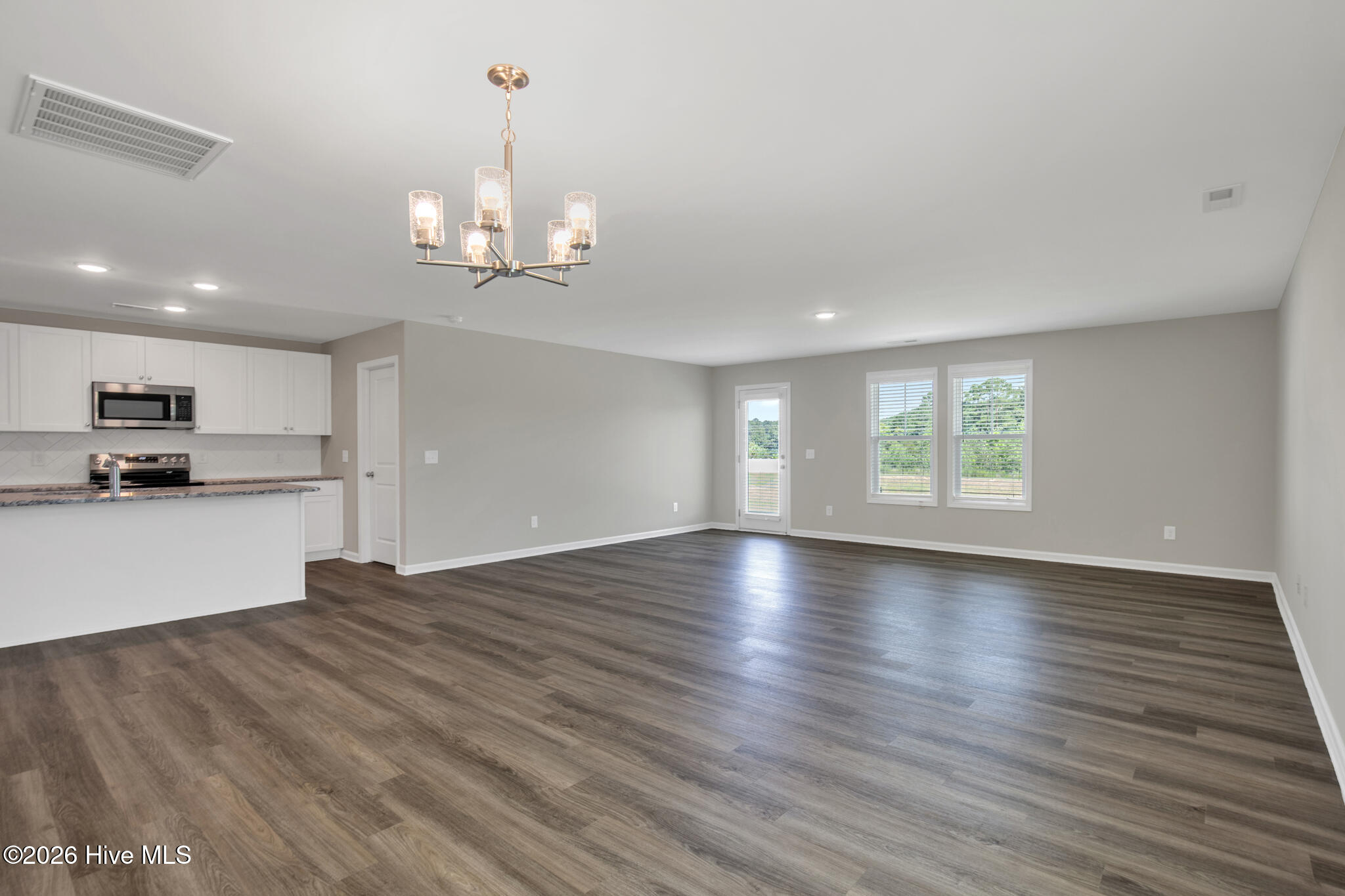 8 W Emily Gardens Drive Property Photo 8