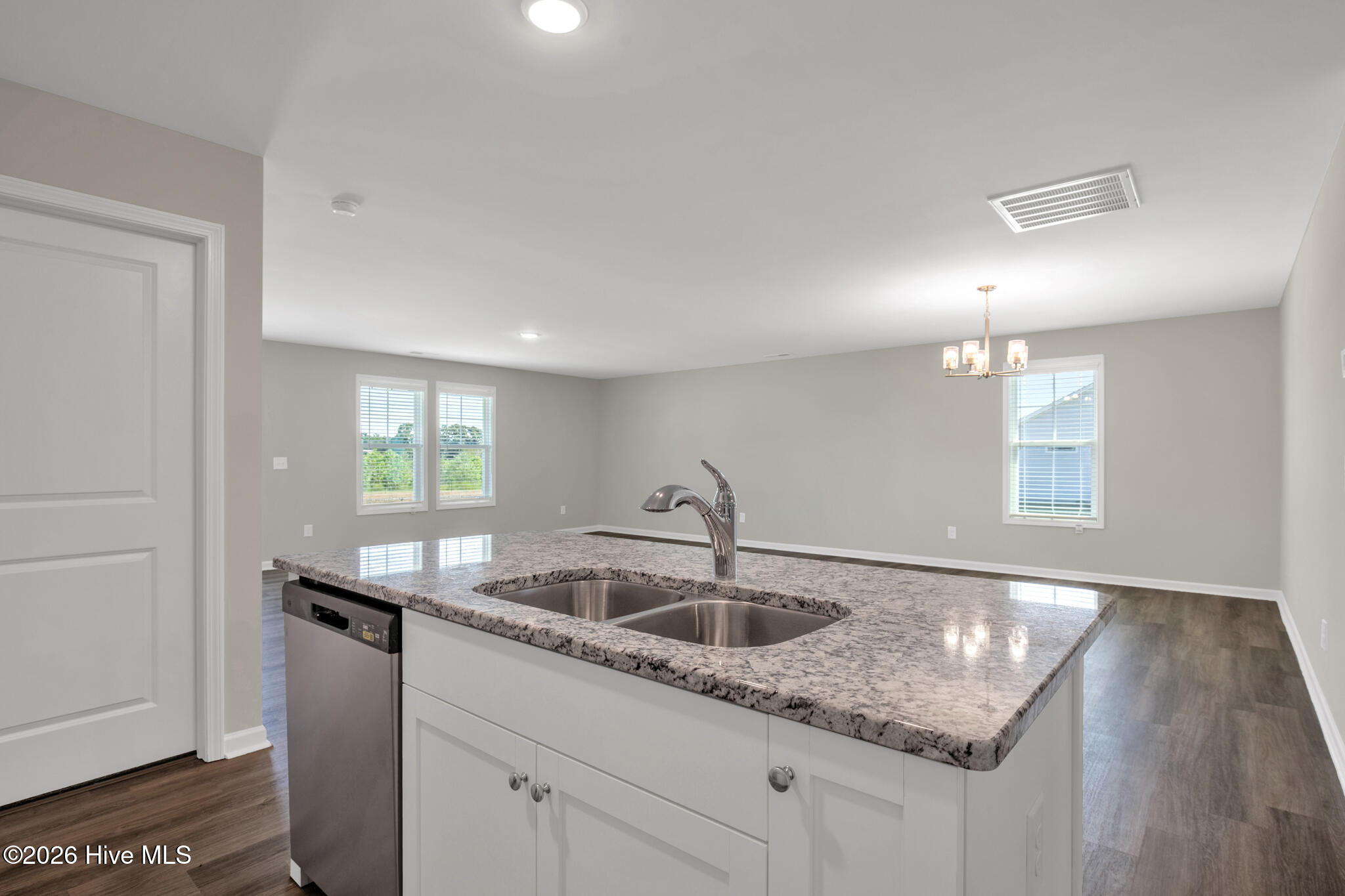 8 W Emily Gardens Drive Property Photo 14