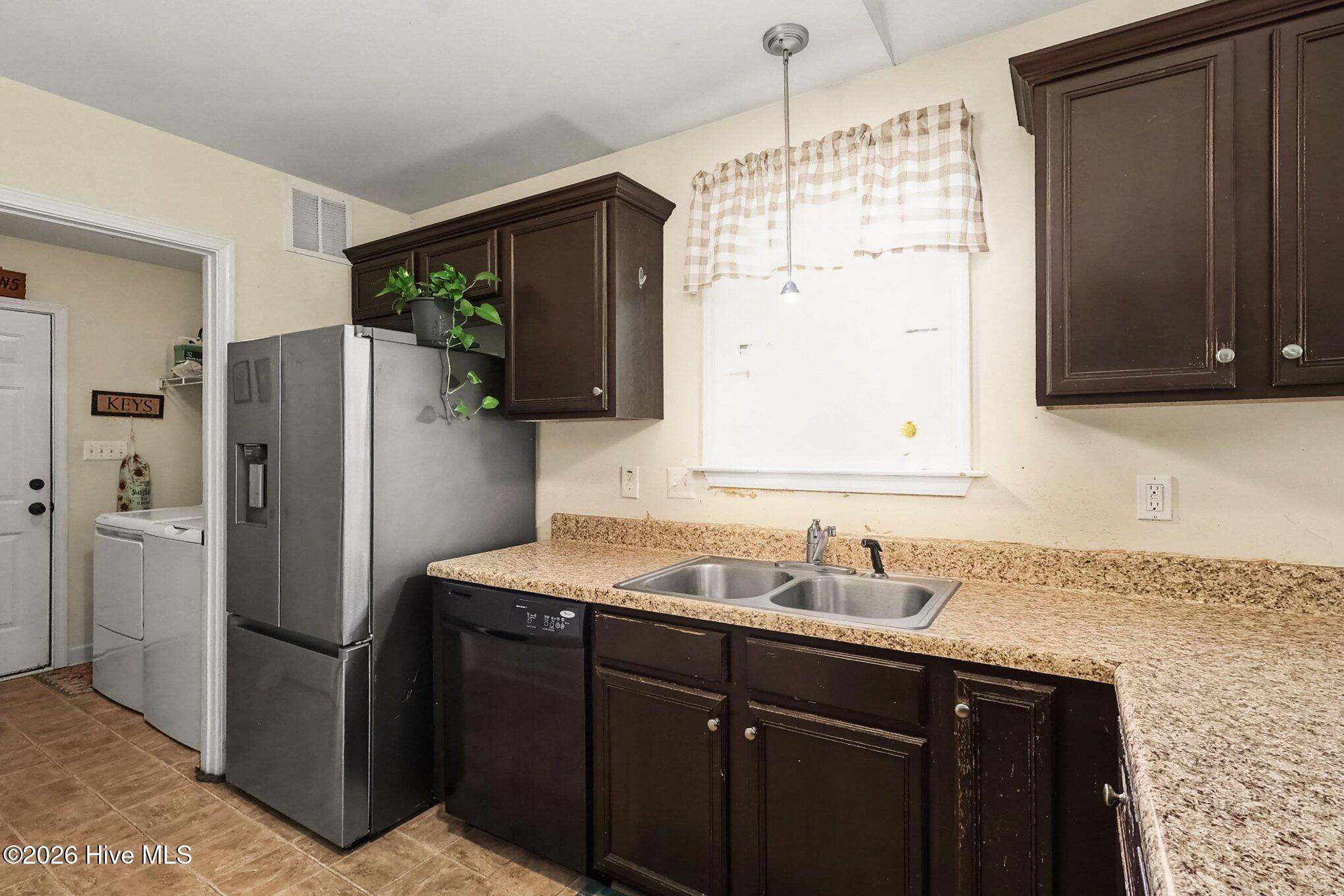 25 Lawrence Court Property Photo 10