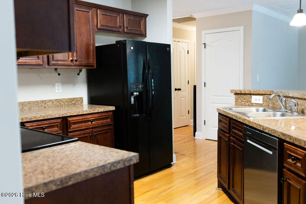 38 Cross Roads Court Property Photo 8