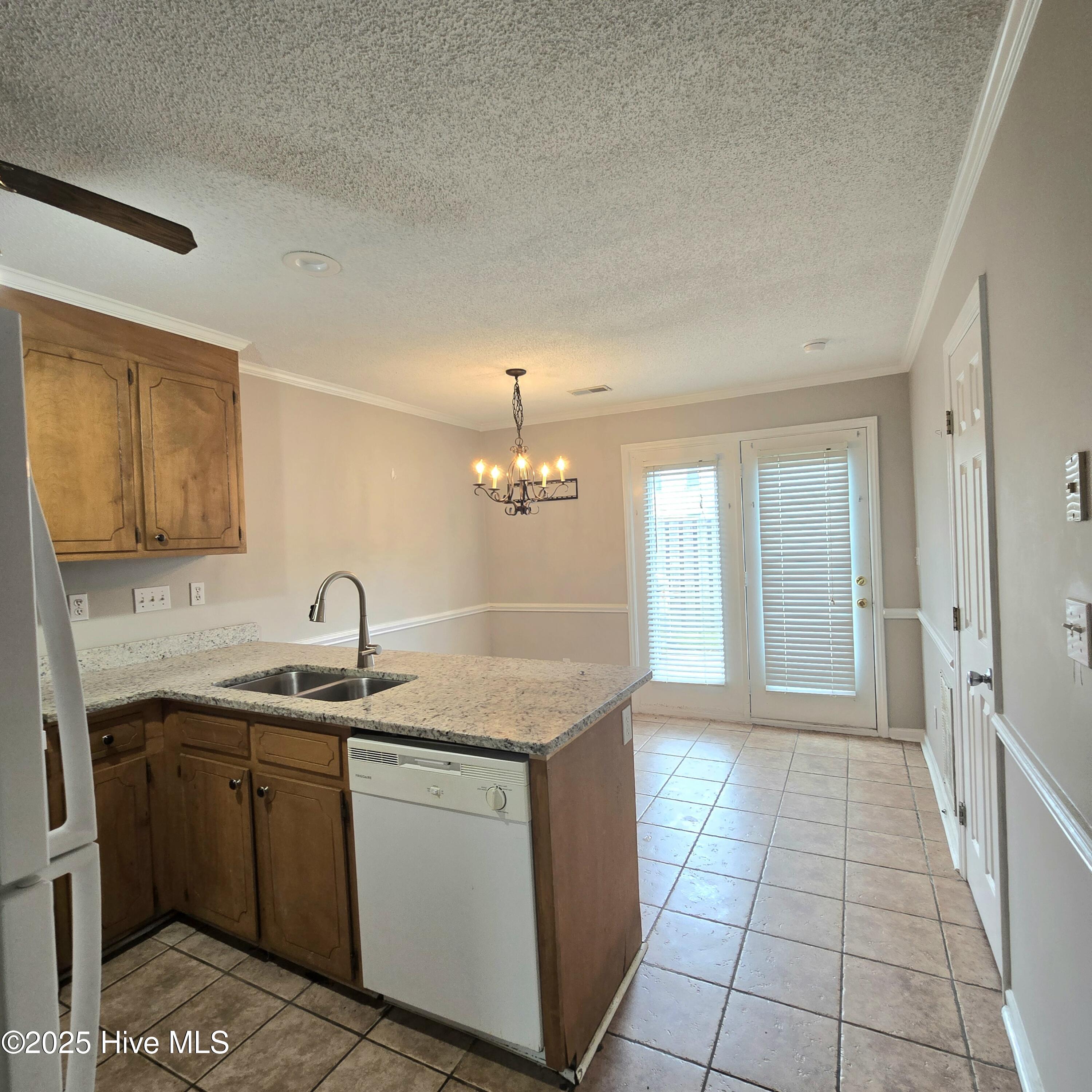 3830 Sterling Pointe Drive P7 Property Photo 3