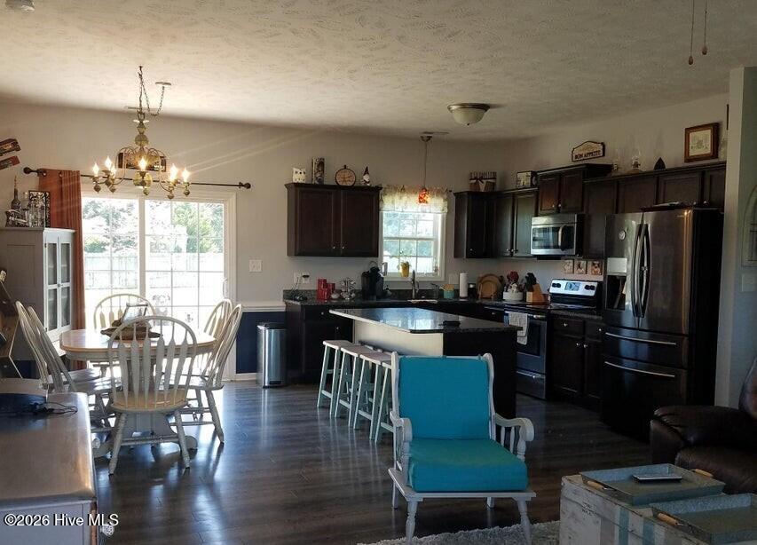 201 Classy Court Property Photo 4