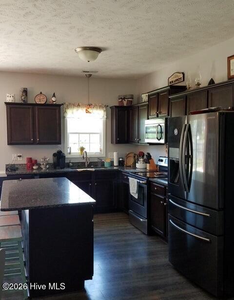 201 Classy Court Property Photo 5