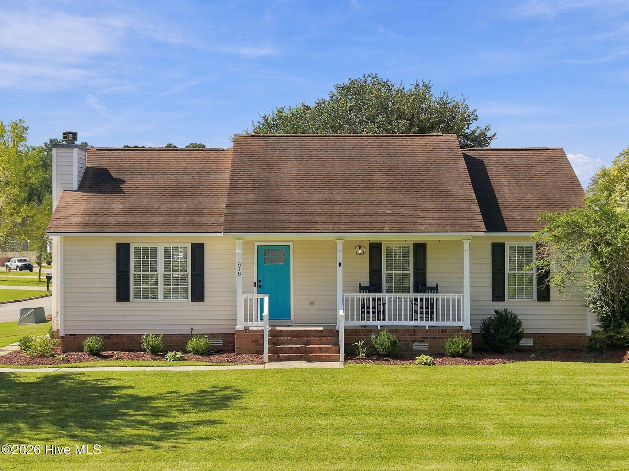 818 Winterfield Drive Property Photo 1