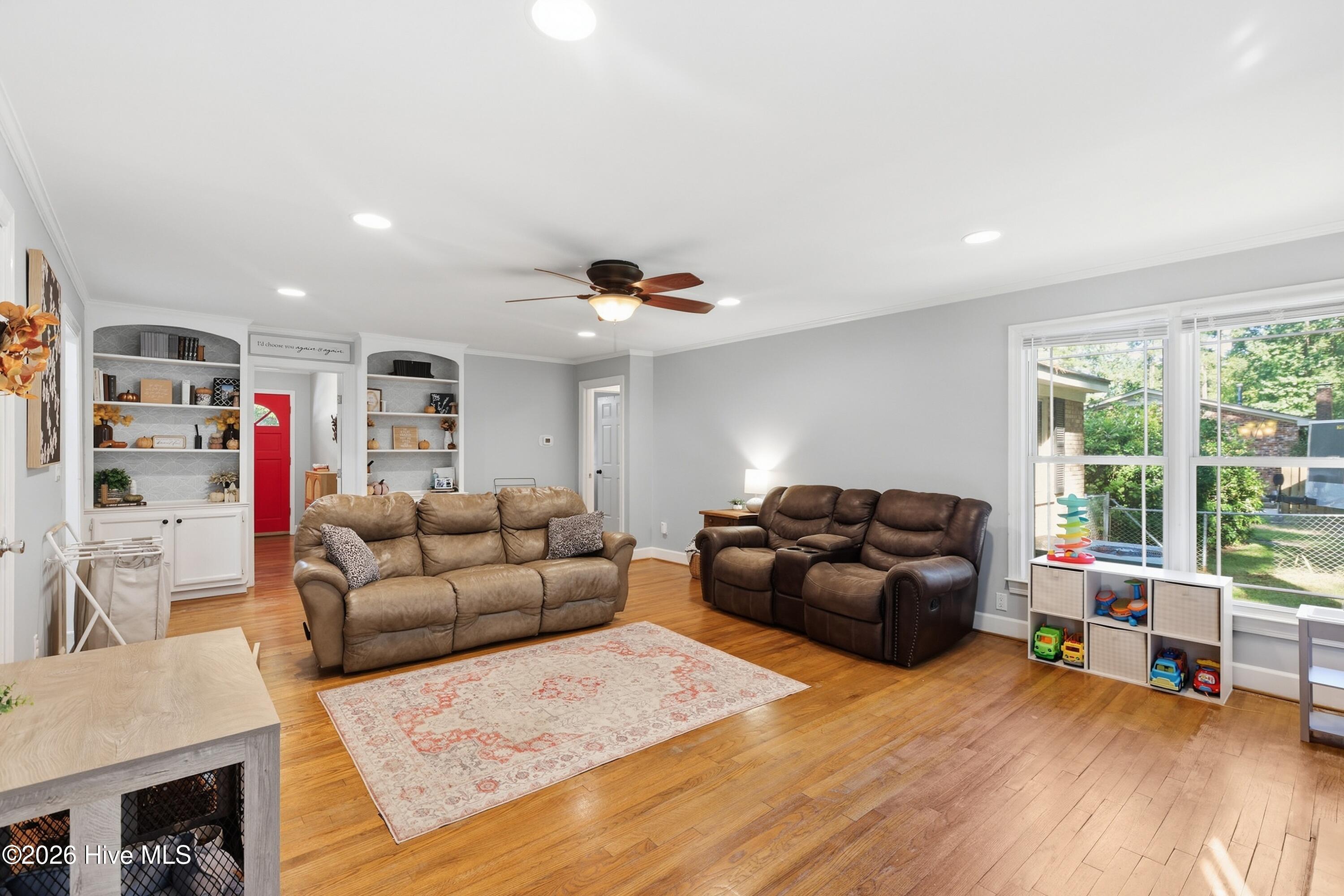202 Lindenwood Drive Property Photo 8