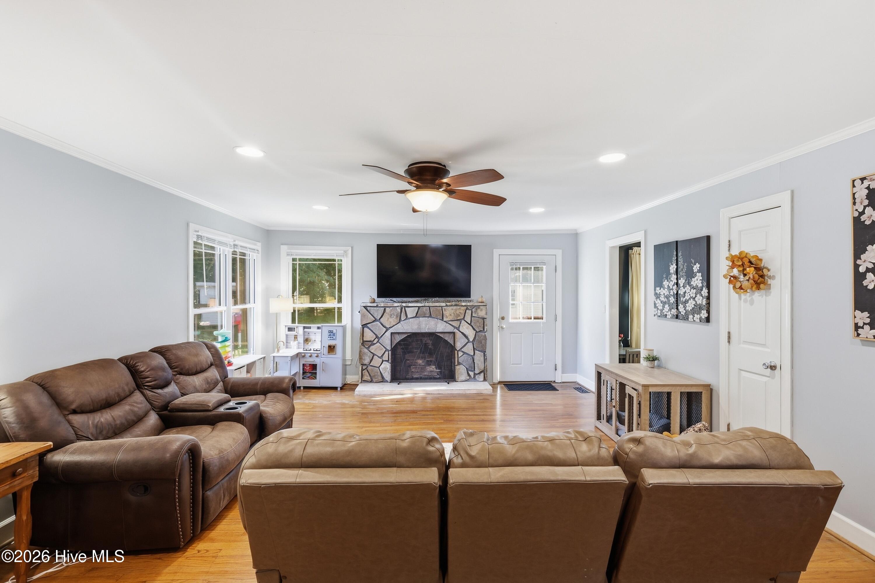 202 Lindenwood Drive Property Photo 10