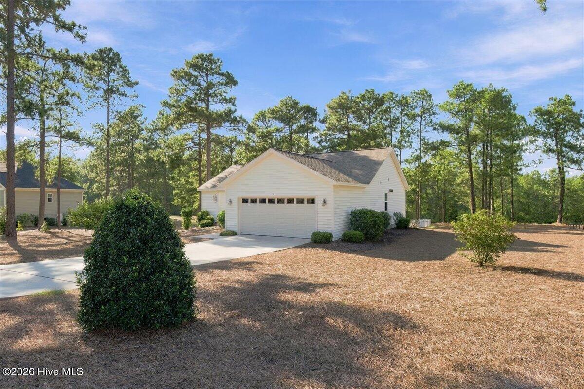 20 Pine Tree Terrace Property Photo 2