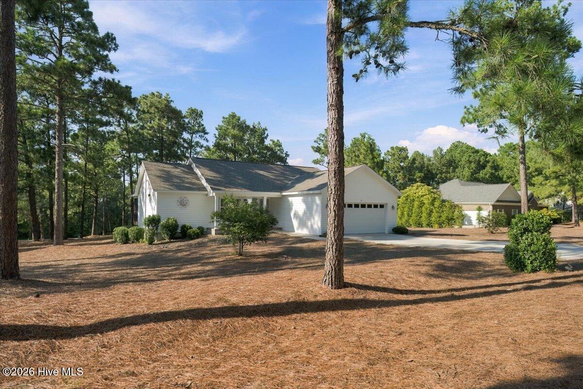 20 Pine Tree Terrace Property Photo 3