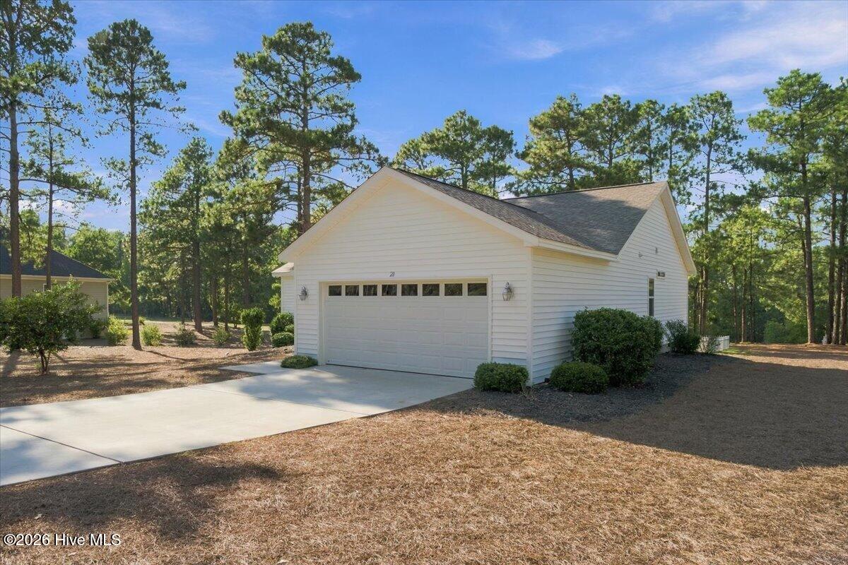 20 Pine Tree Terrace Property Photo 6