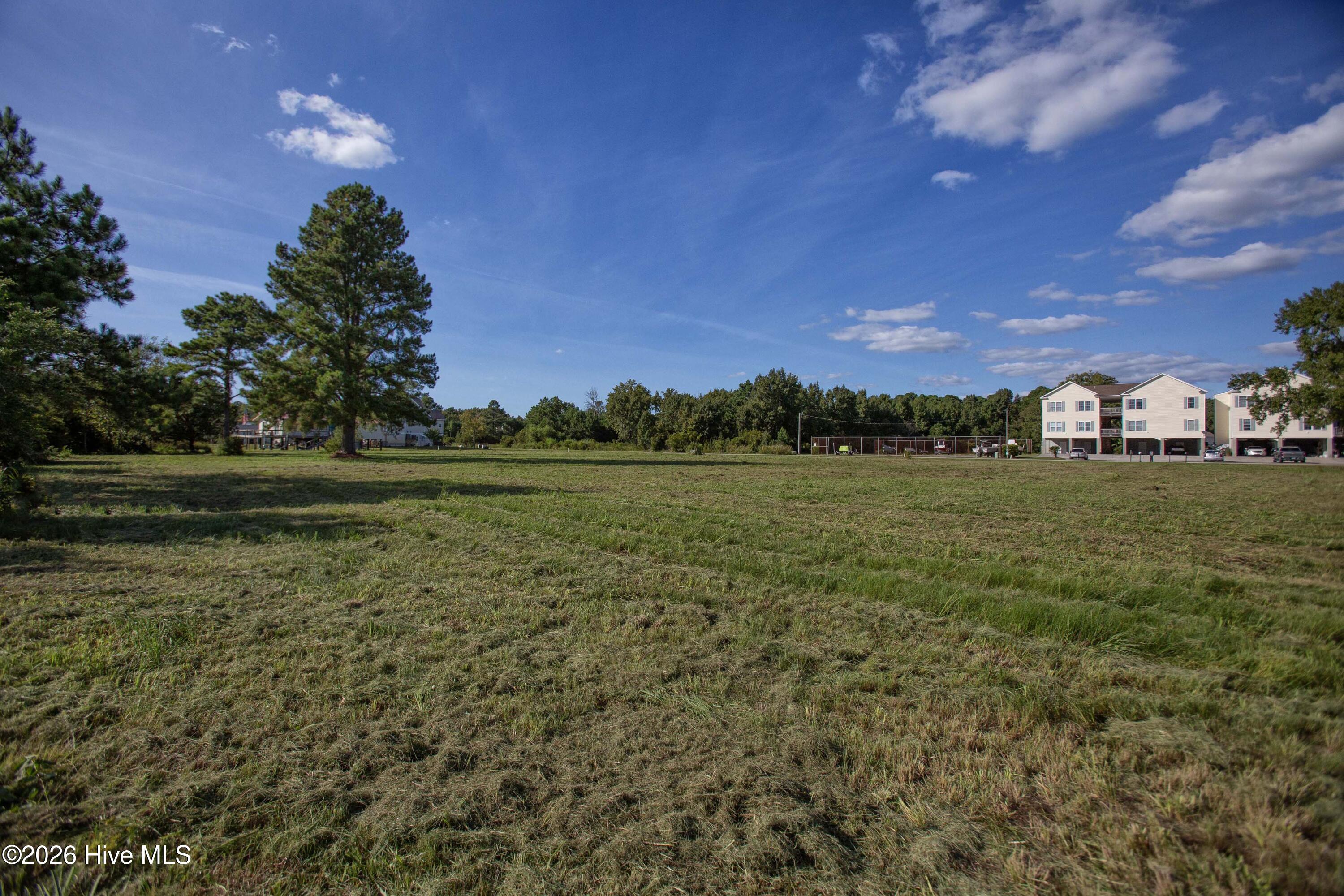 8052 31 Treasure Drive Property Photo 9
