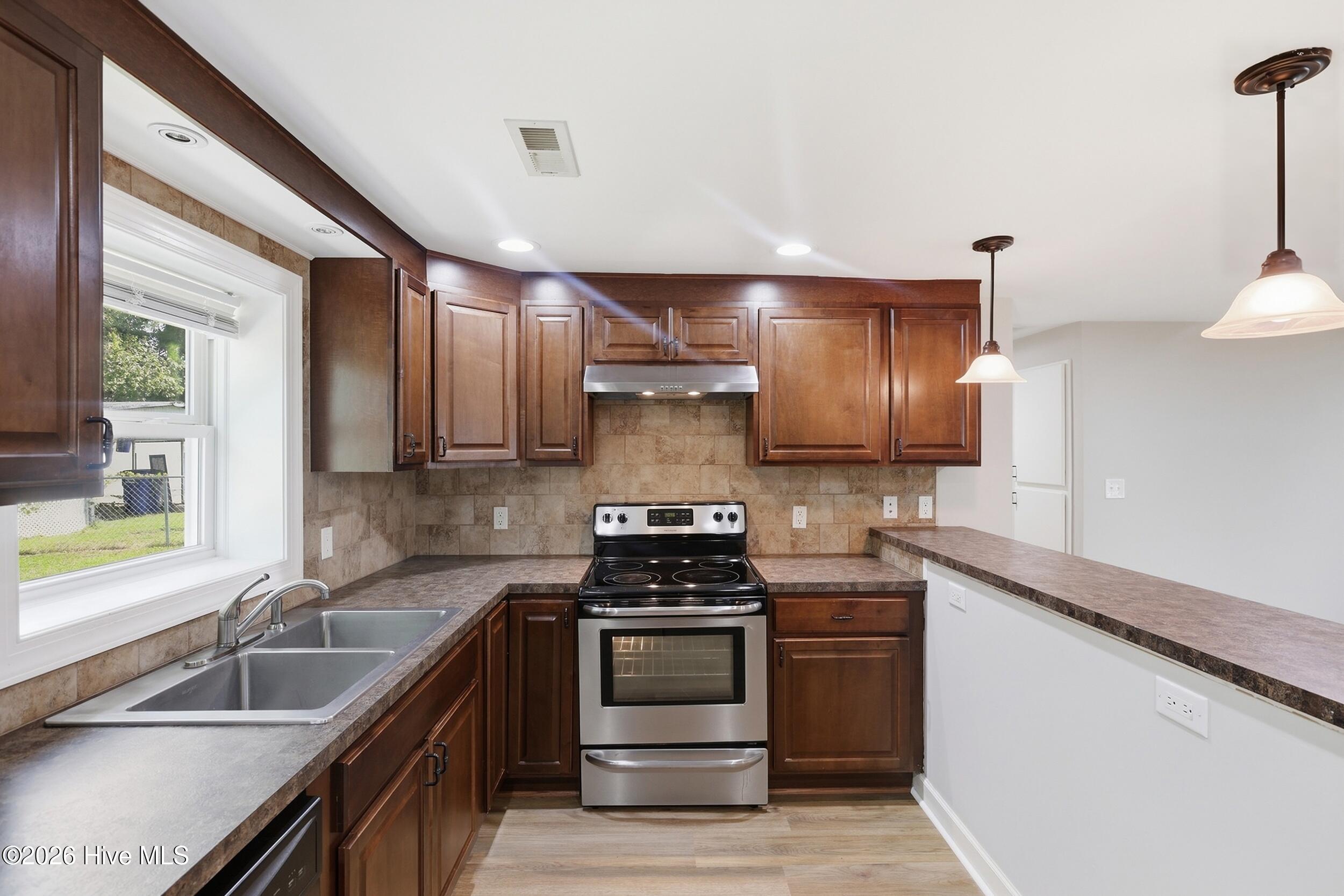 4177 Park Avenue Property Photo 6