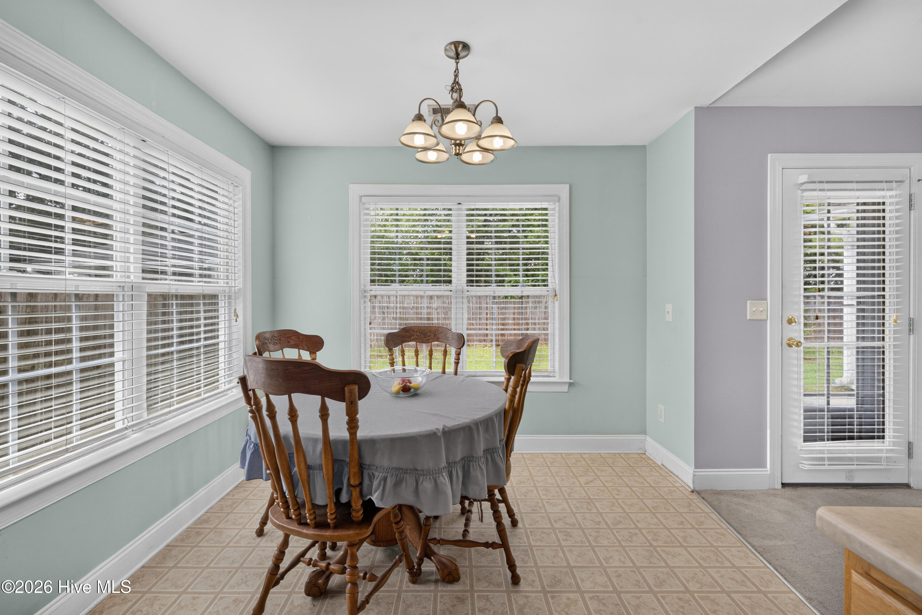 214 Gardenview Court Ne Property Photo 6