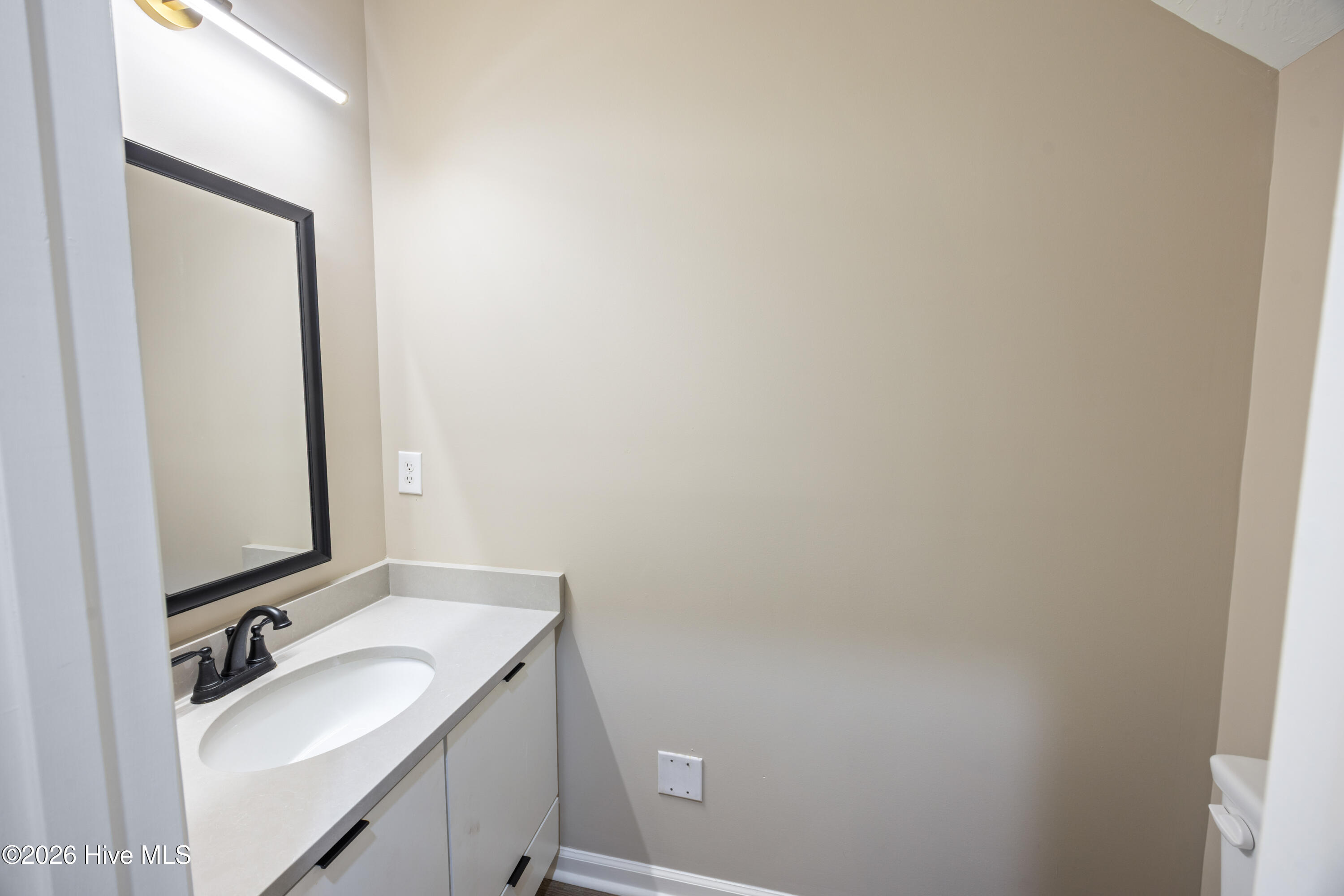 846 Felix Way Property Photo 8