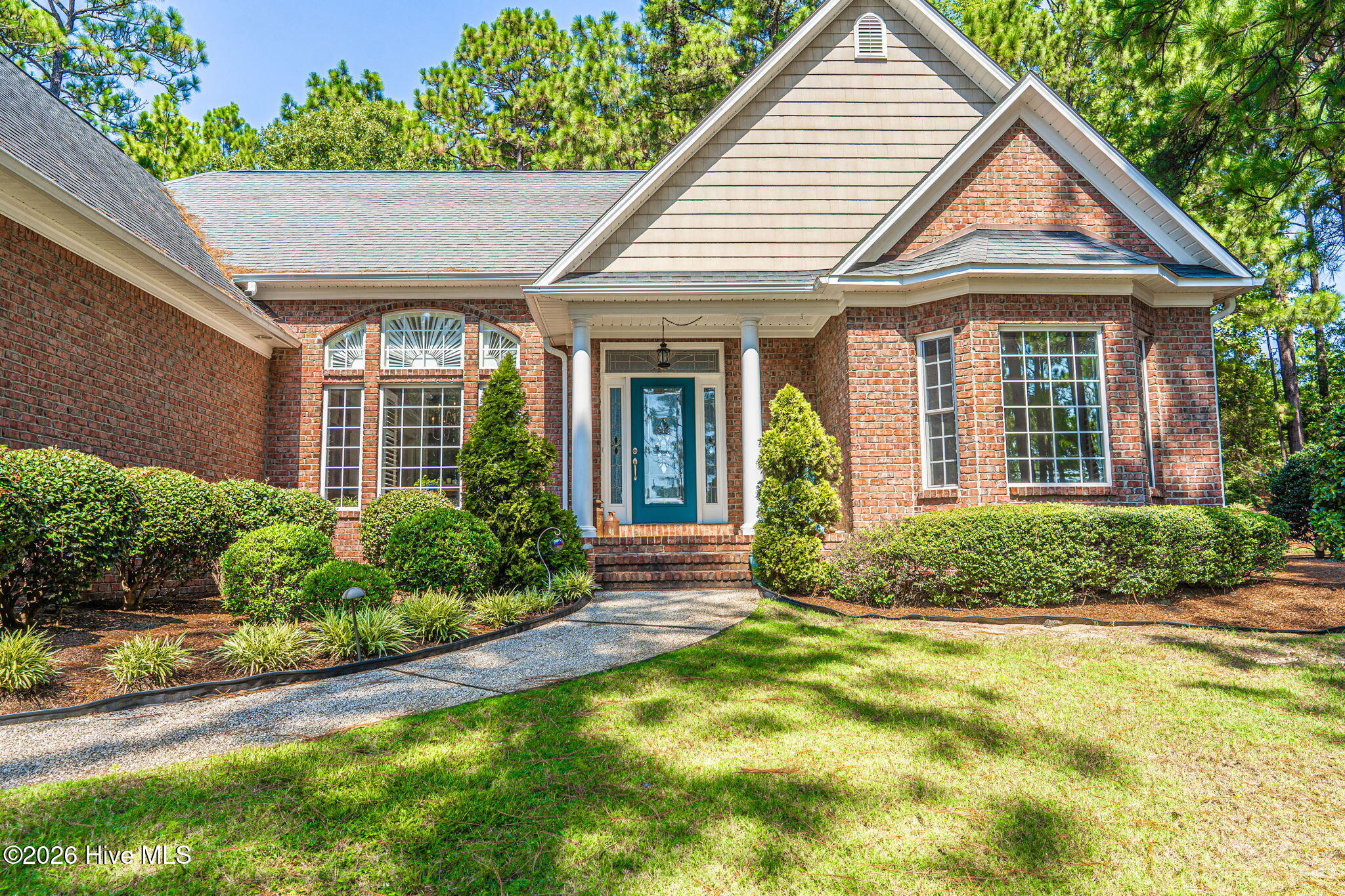 725 Lake Forest Drive Se Property Photo 5
