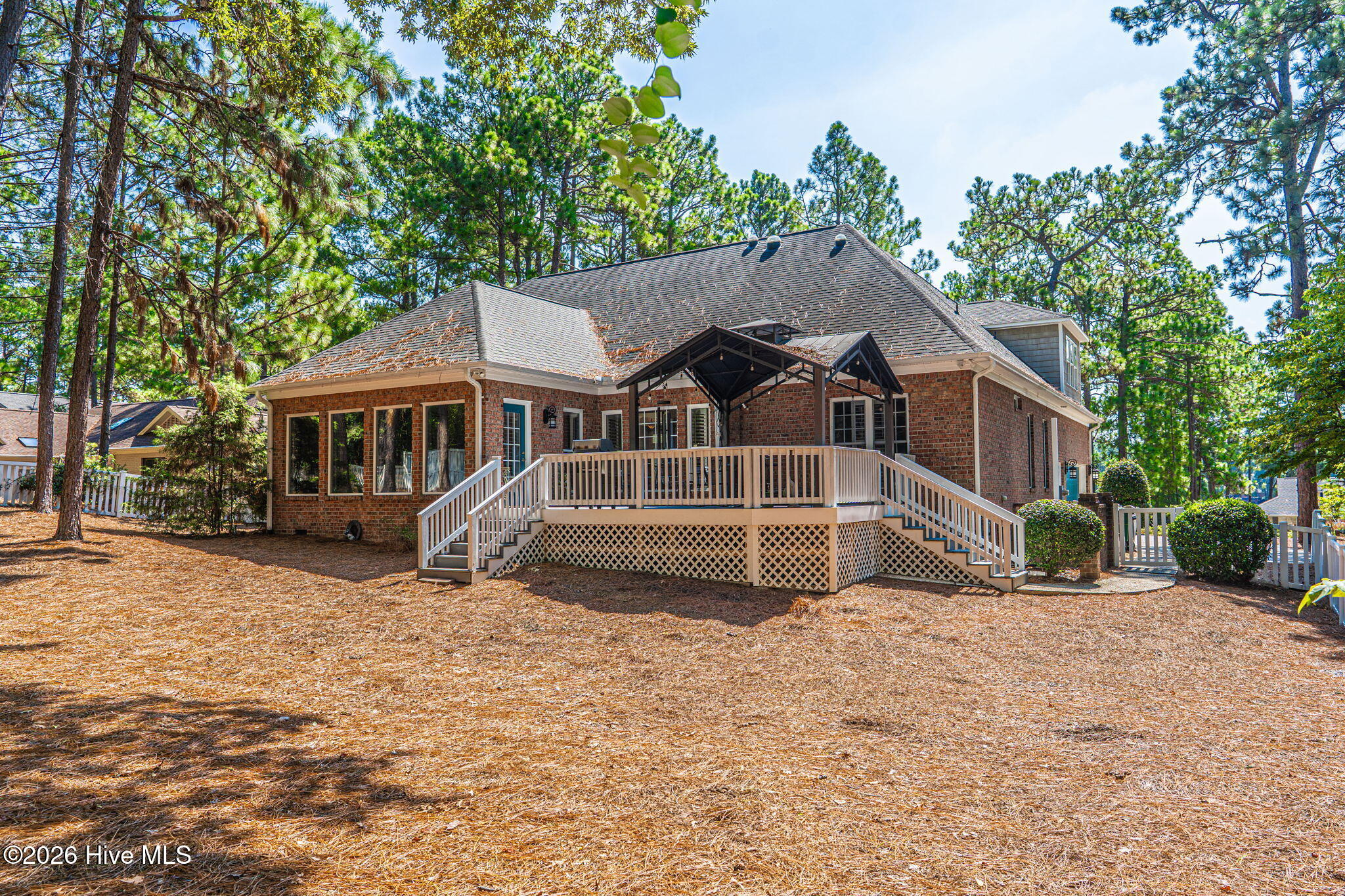 725 Lake Forest Drive Se Property Photo 37